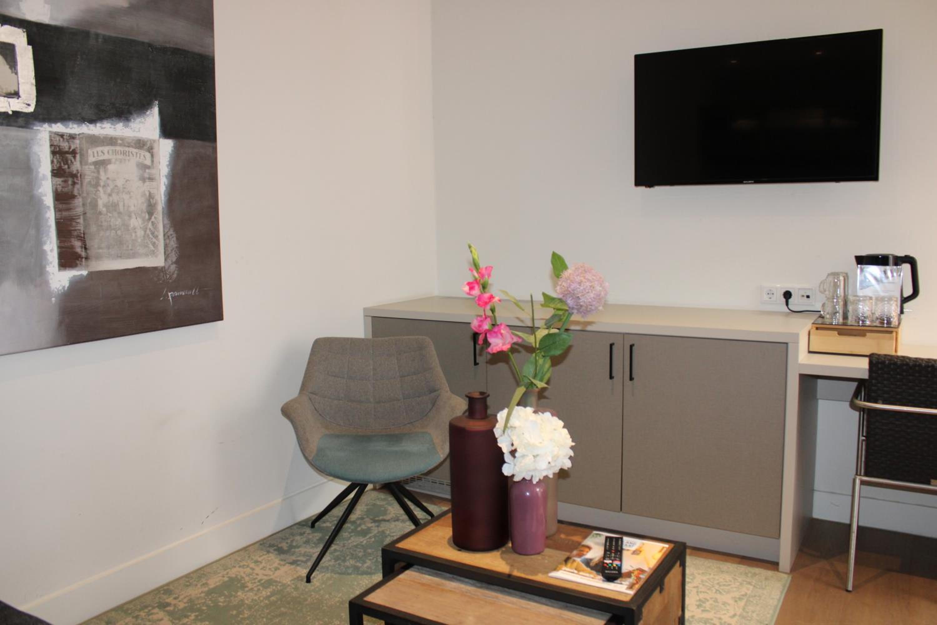 Deluxe Family Room