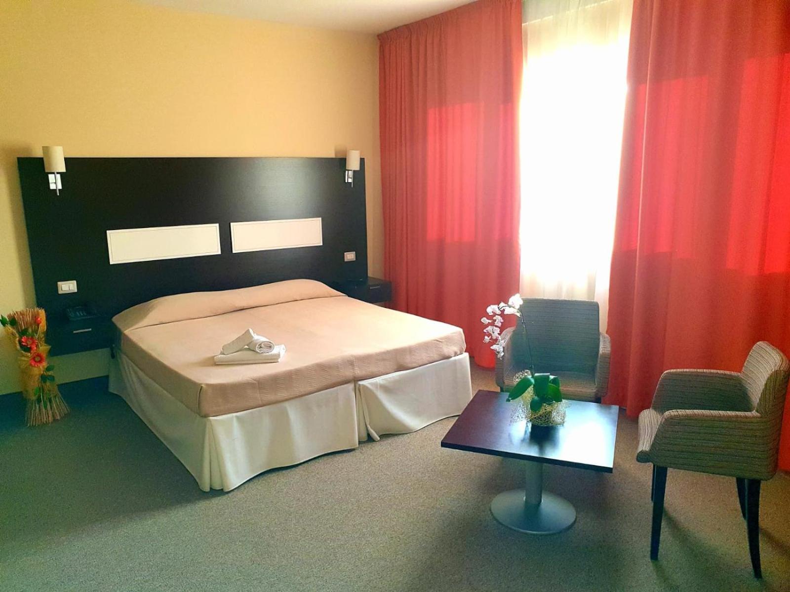 Double or Twin Room photo 1
