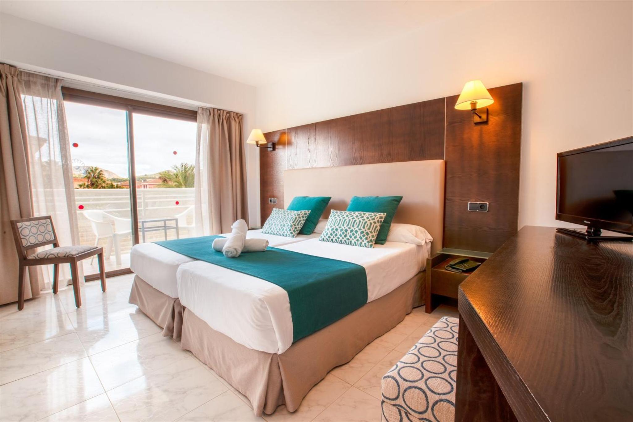 Habitación Doble con Balcón y Vista al Mar