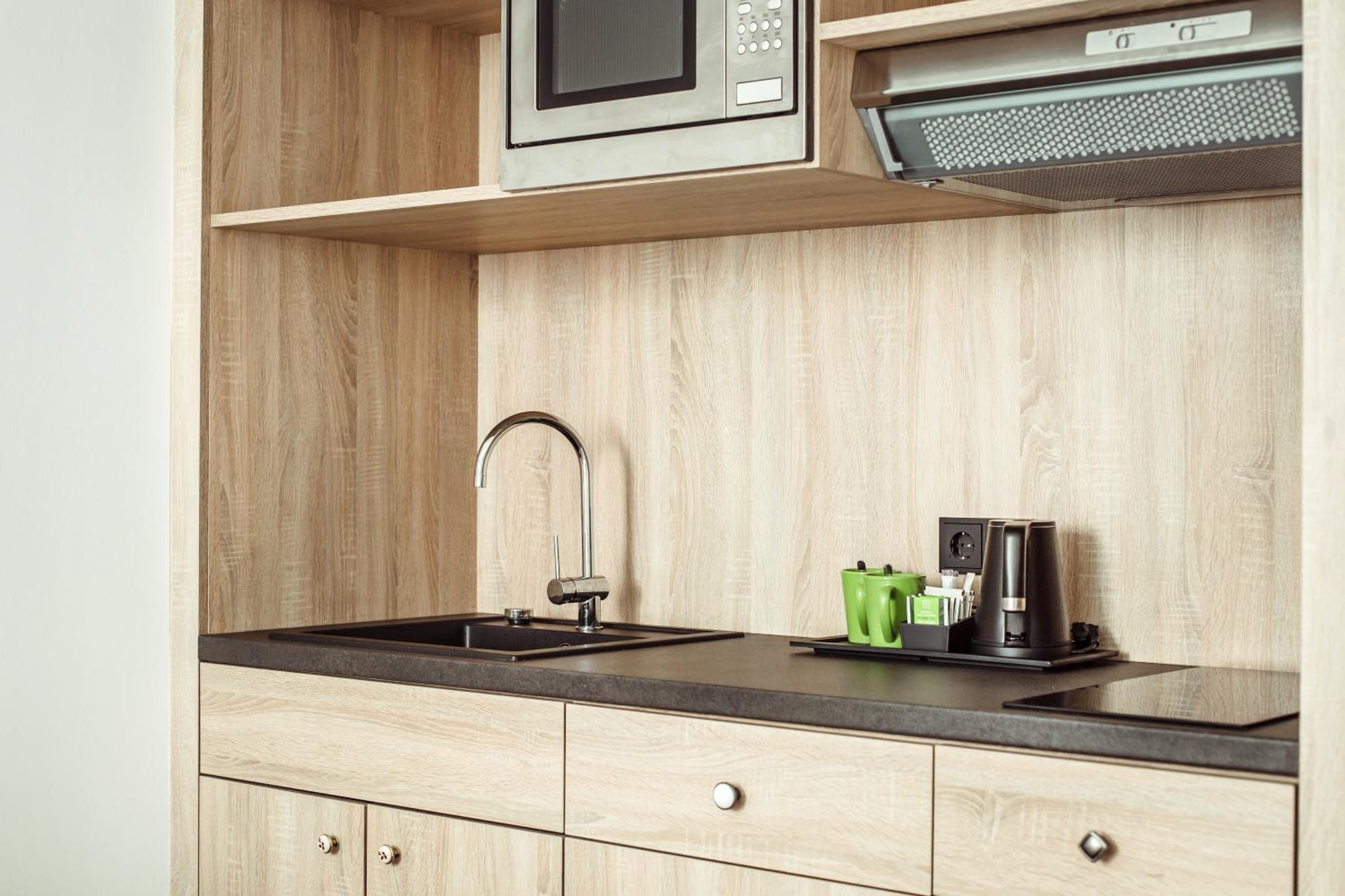 Standard Twin Room with Kitchenette - Non-Smoking - Photo 3