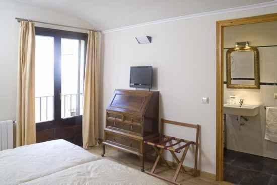 Two-Bedroom Apartment photo 3