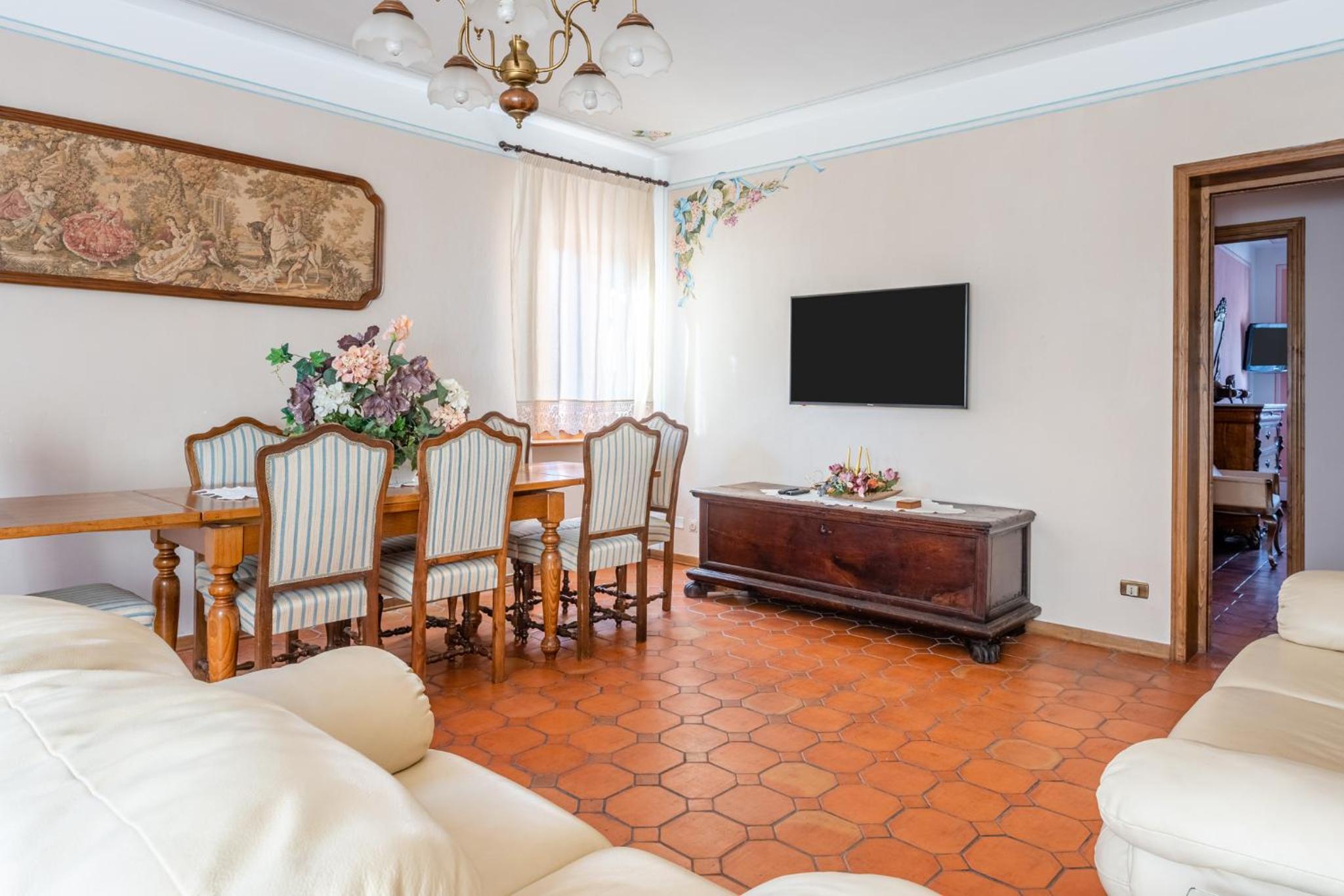 Two-Bedroom Deluxe Apartment with Balcony photo 2