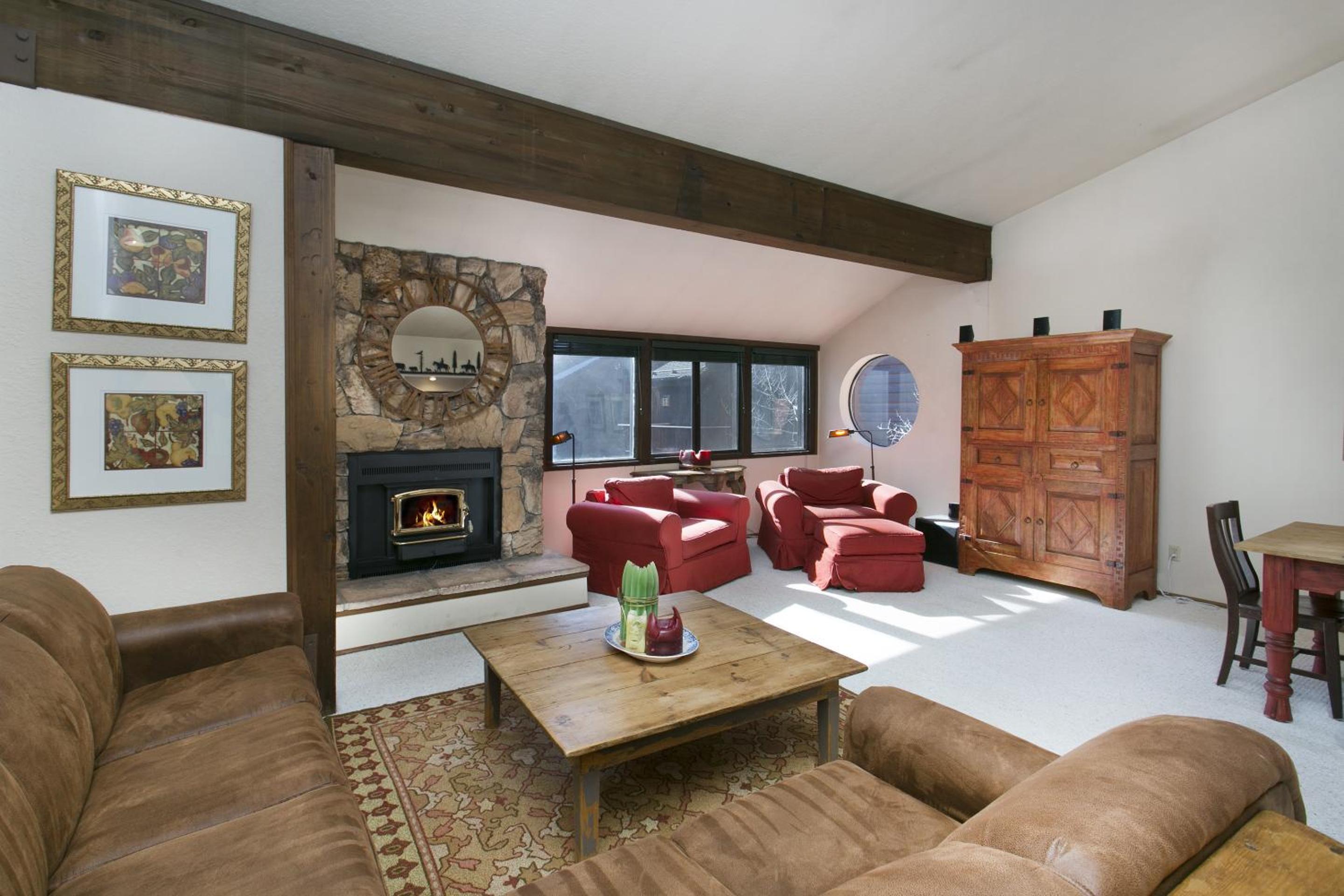 Deluxe Two-Bedroom Townhouse photo 1
