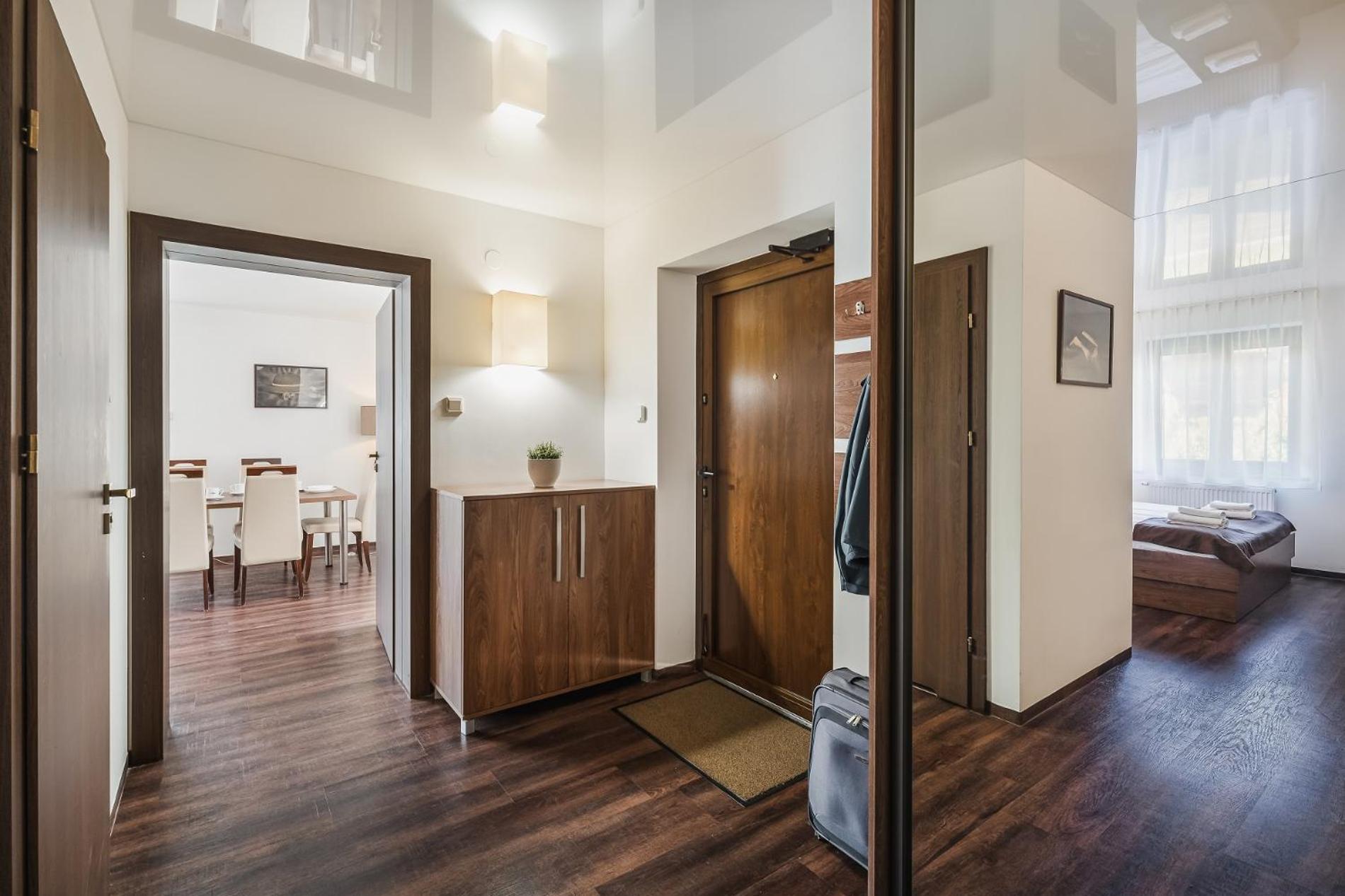 Studio Apartment photo 1