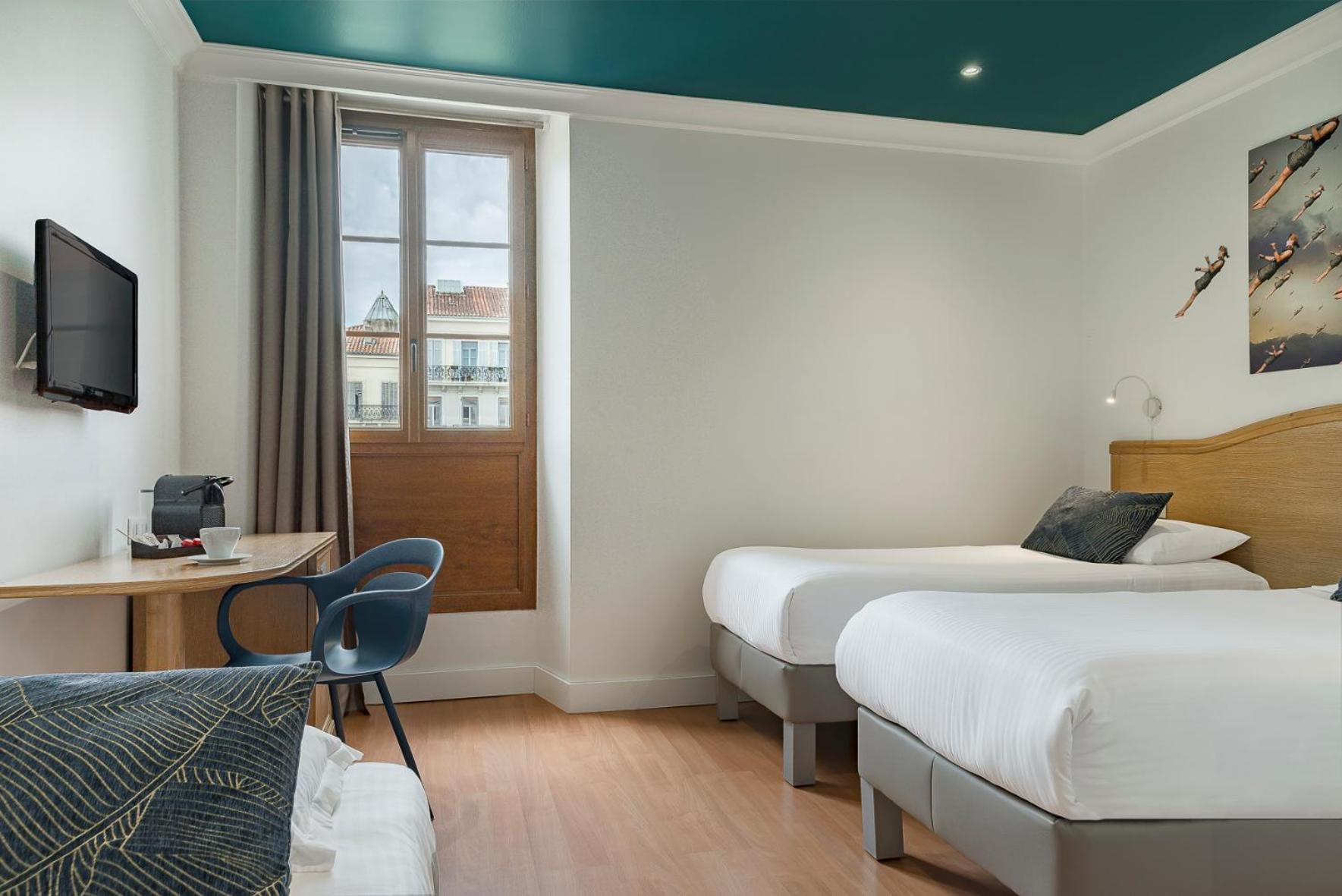 Twin Room - Photo 4