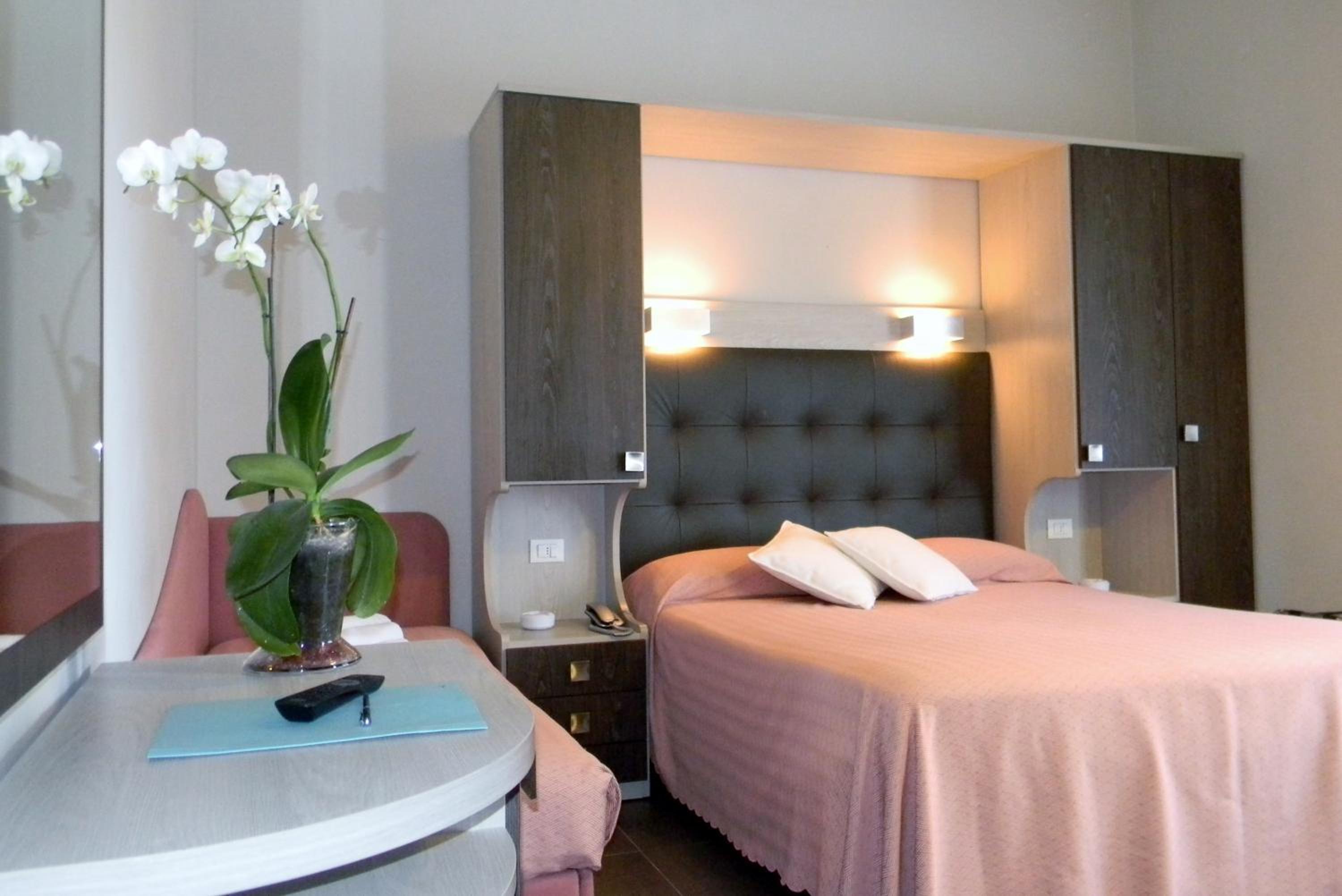 Double or Twin Room - Photo 1