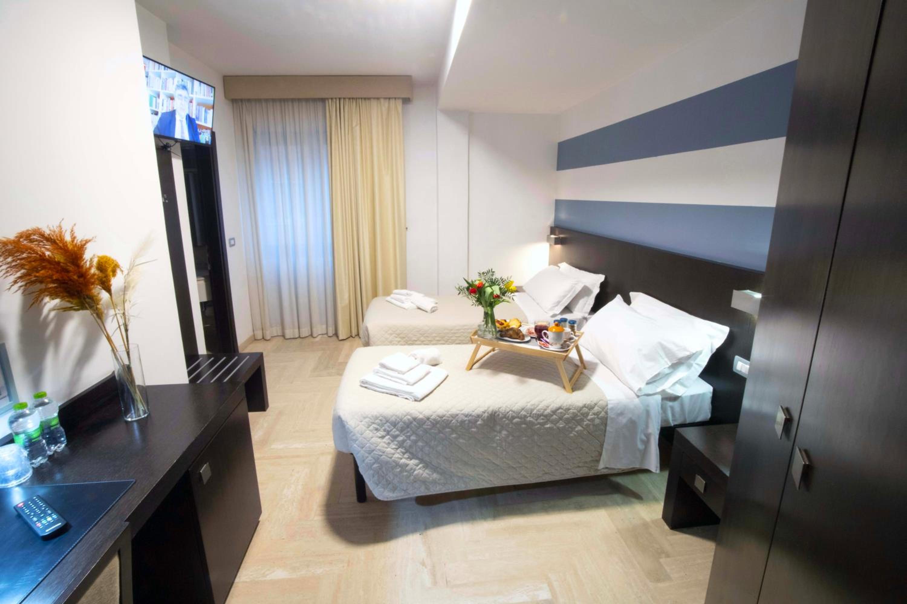 Double or Twin Room - Photo 19