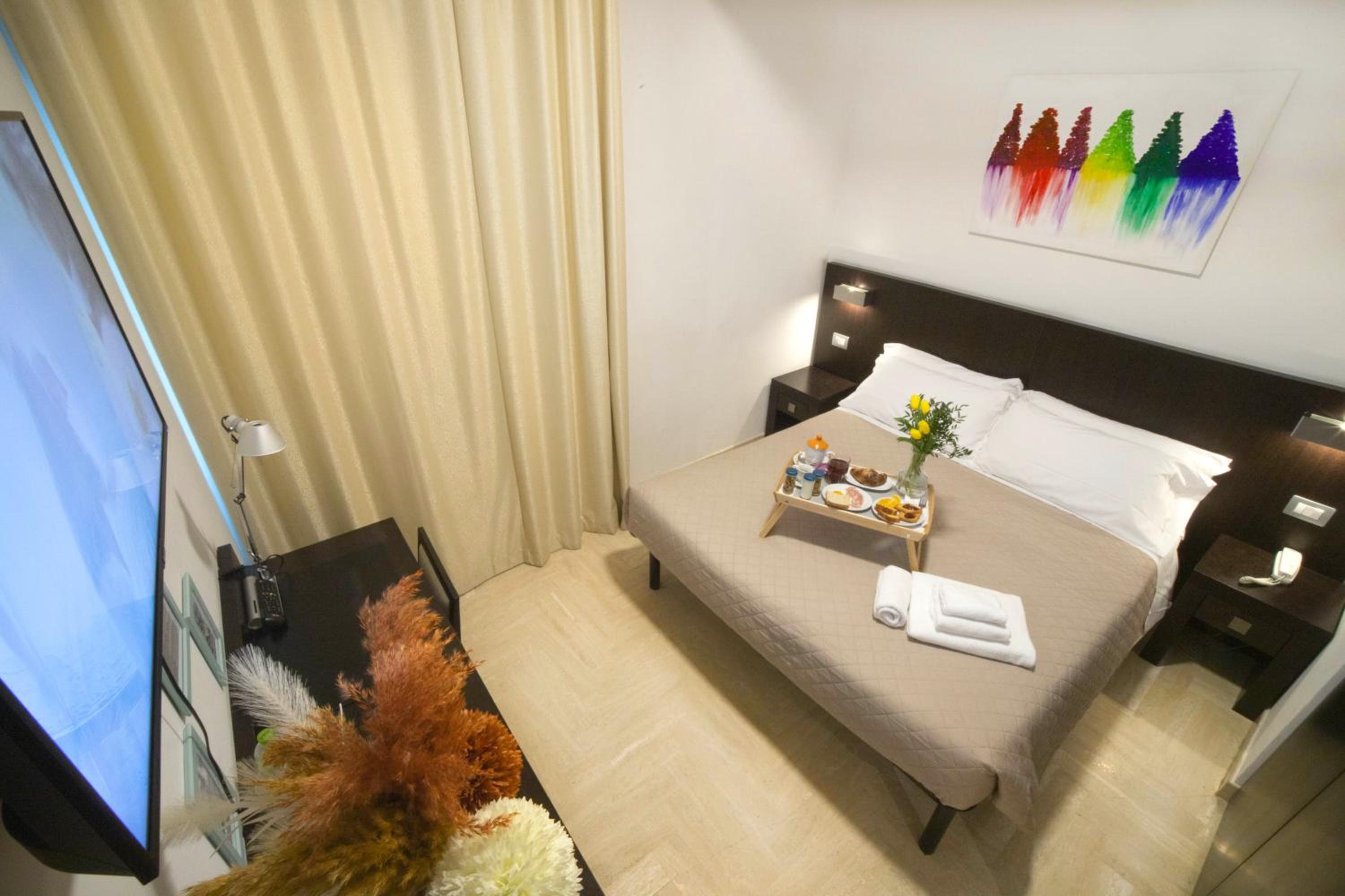Standard Double Room - Photo 16