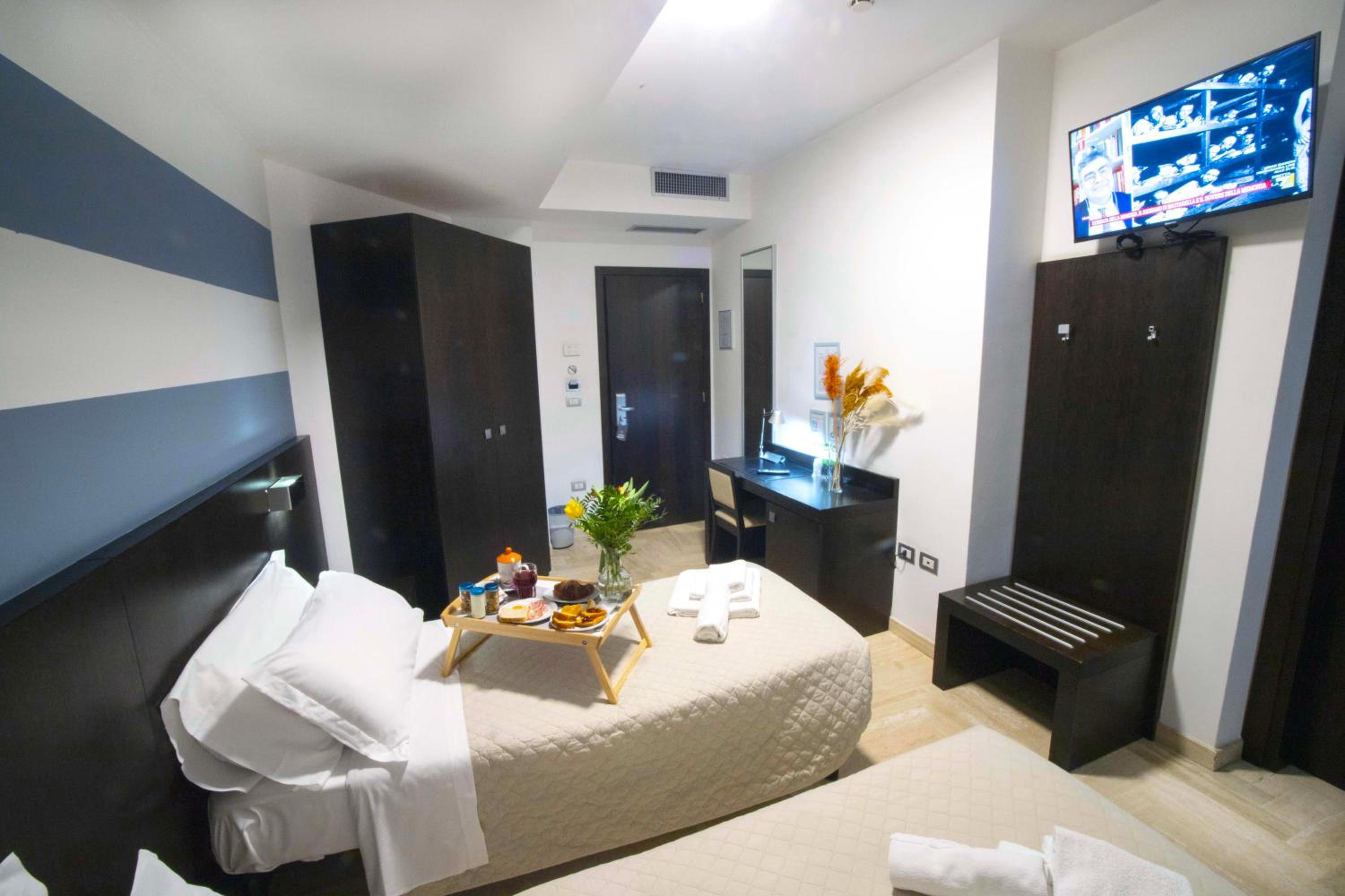 Double or Twin Room - Photo 17