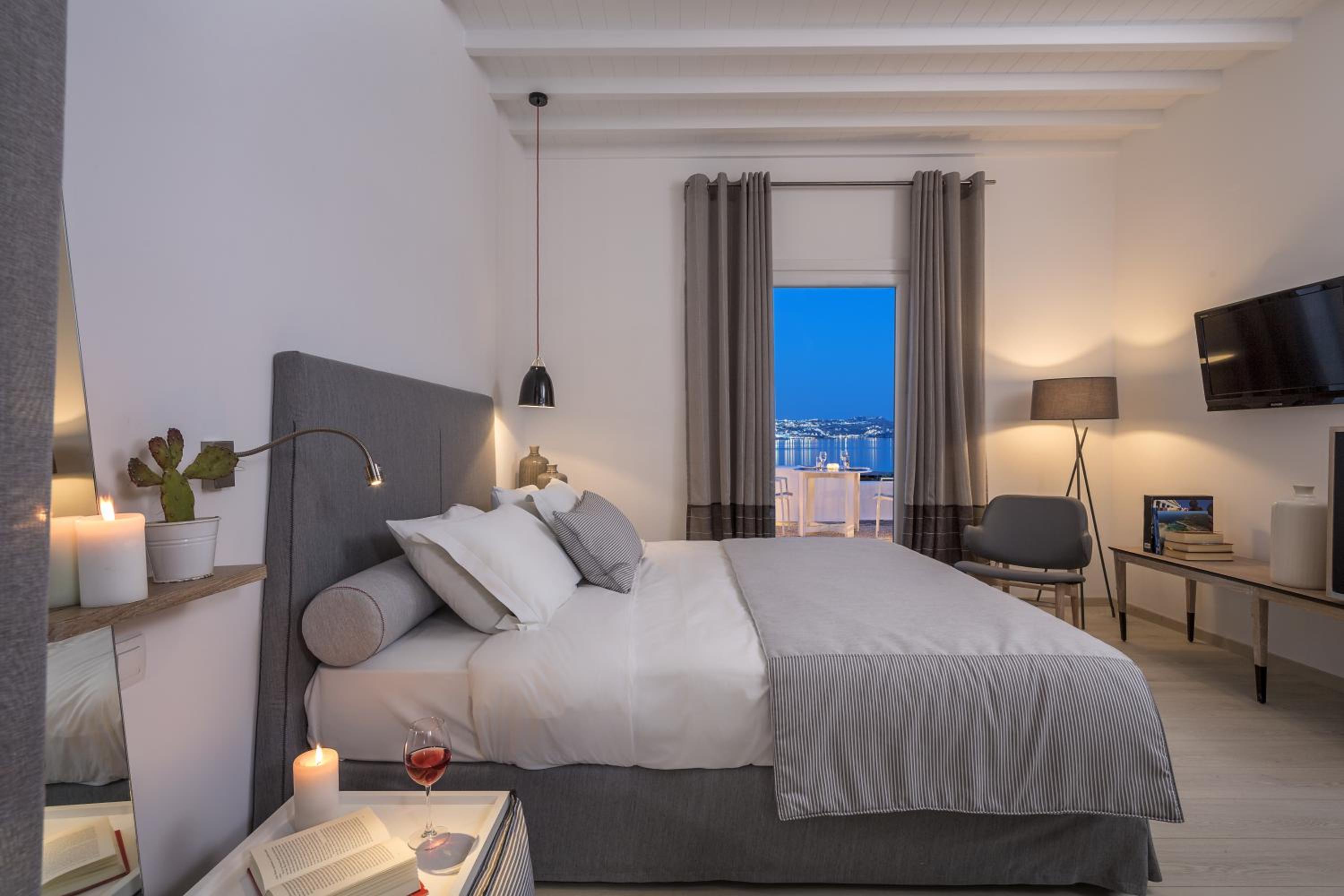 Junior Suite with Sea View - Photo 2