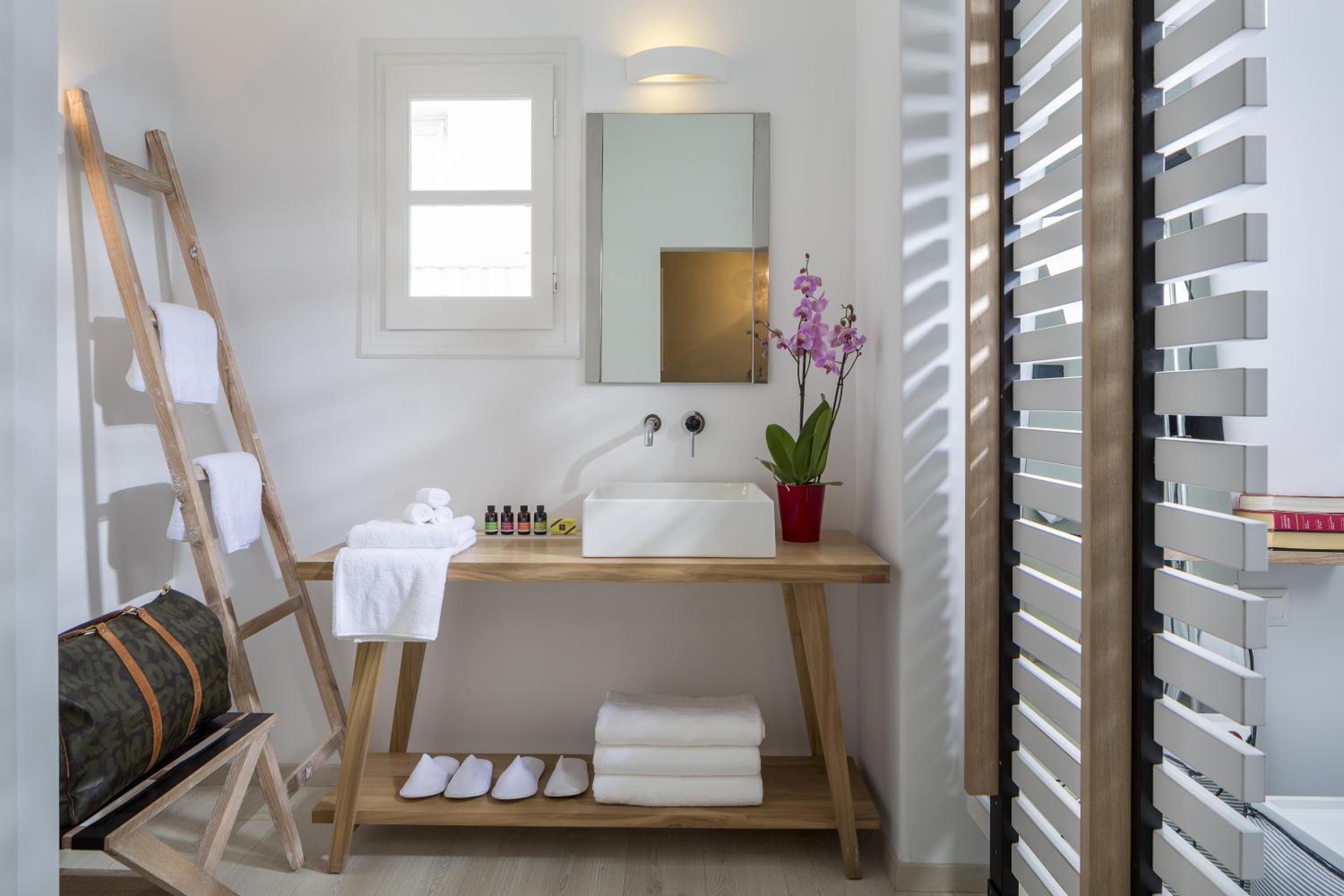 Junior Suite with Sea View - Photo 3