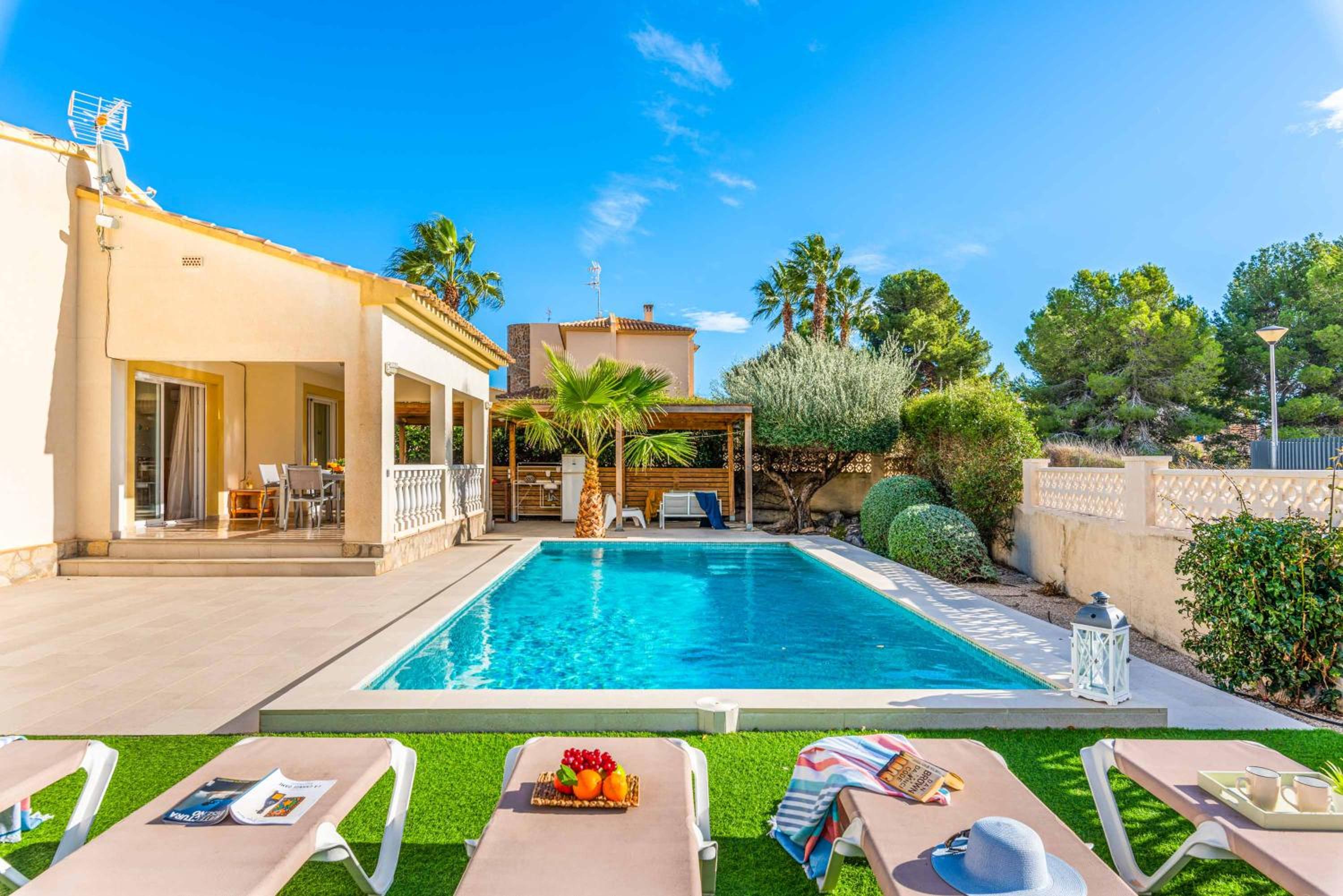 Villa photo 2