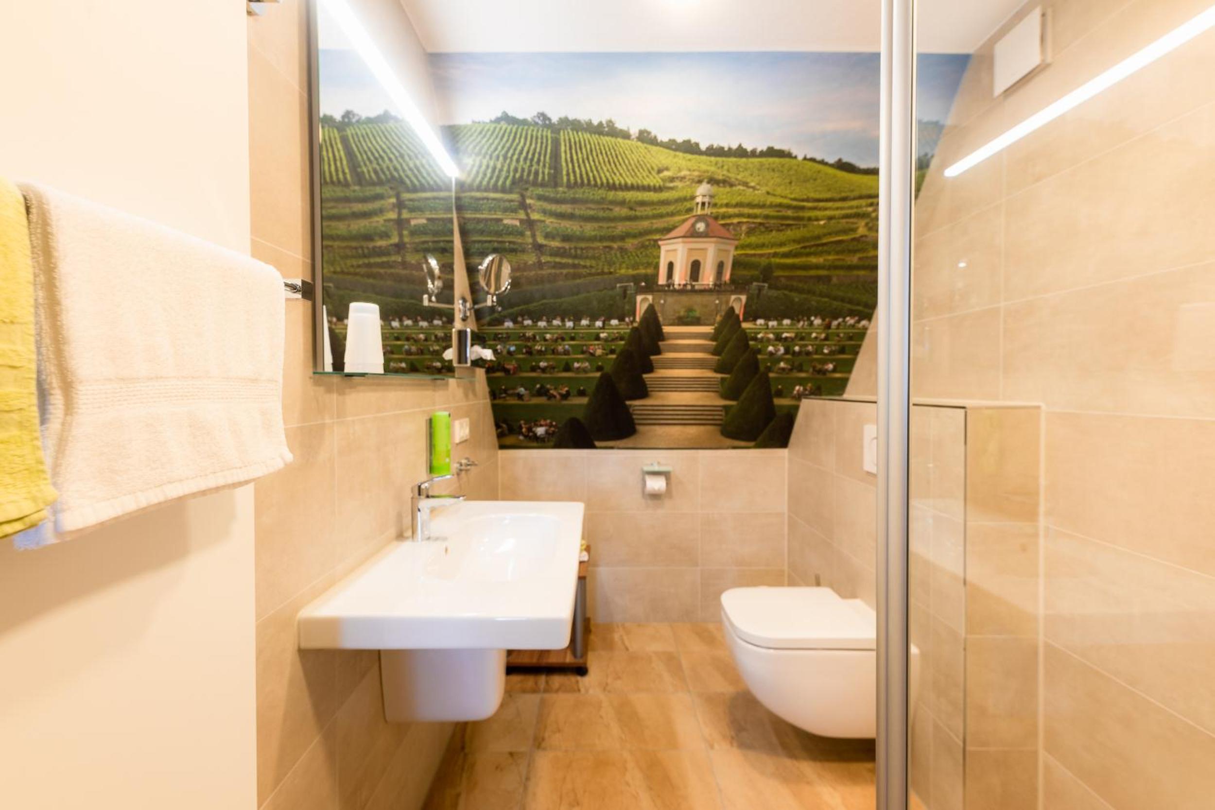 Deluxe Double Room with Shower - Photo 3