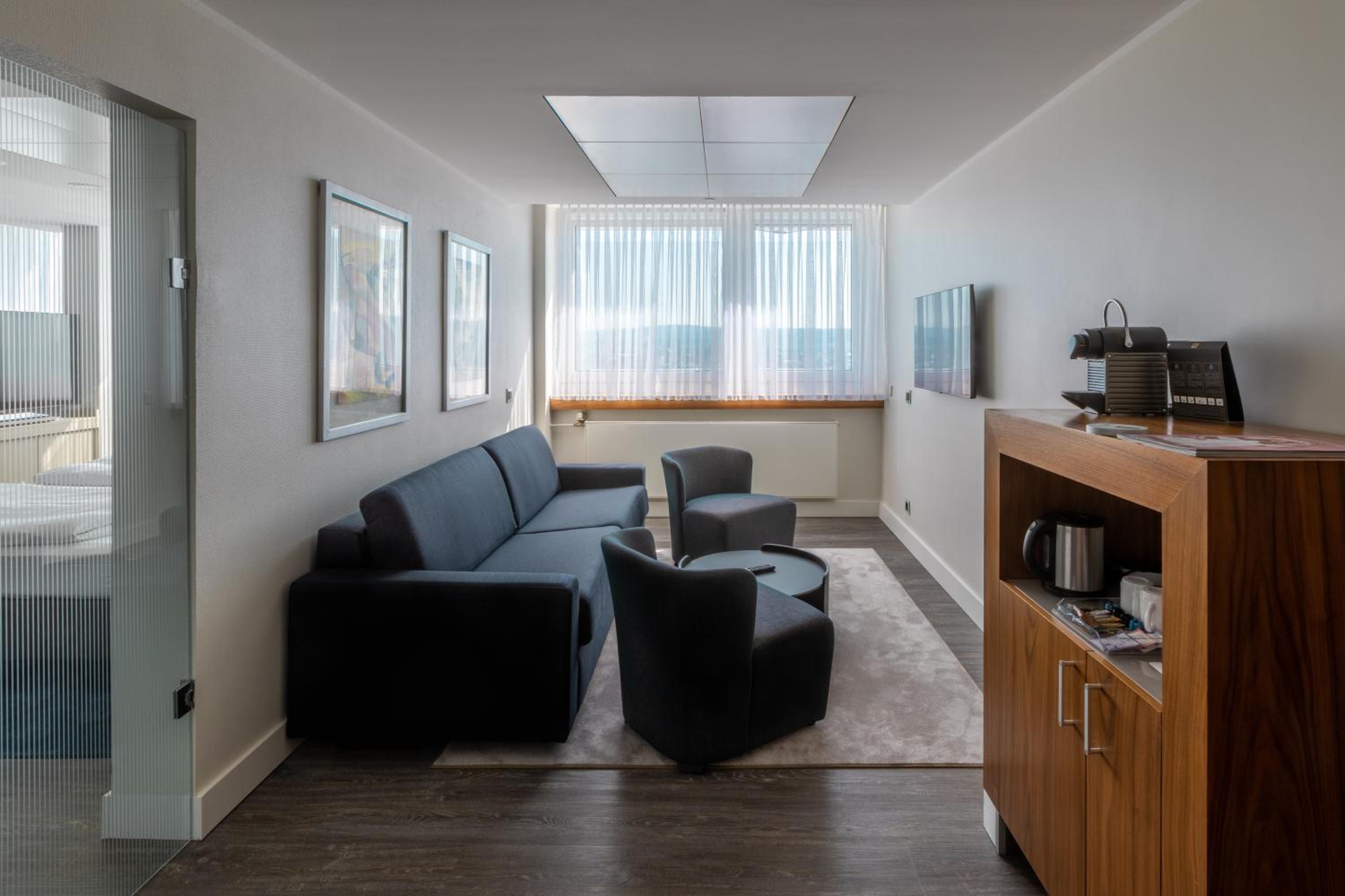 NYX Suite Triple