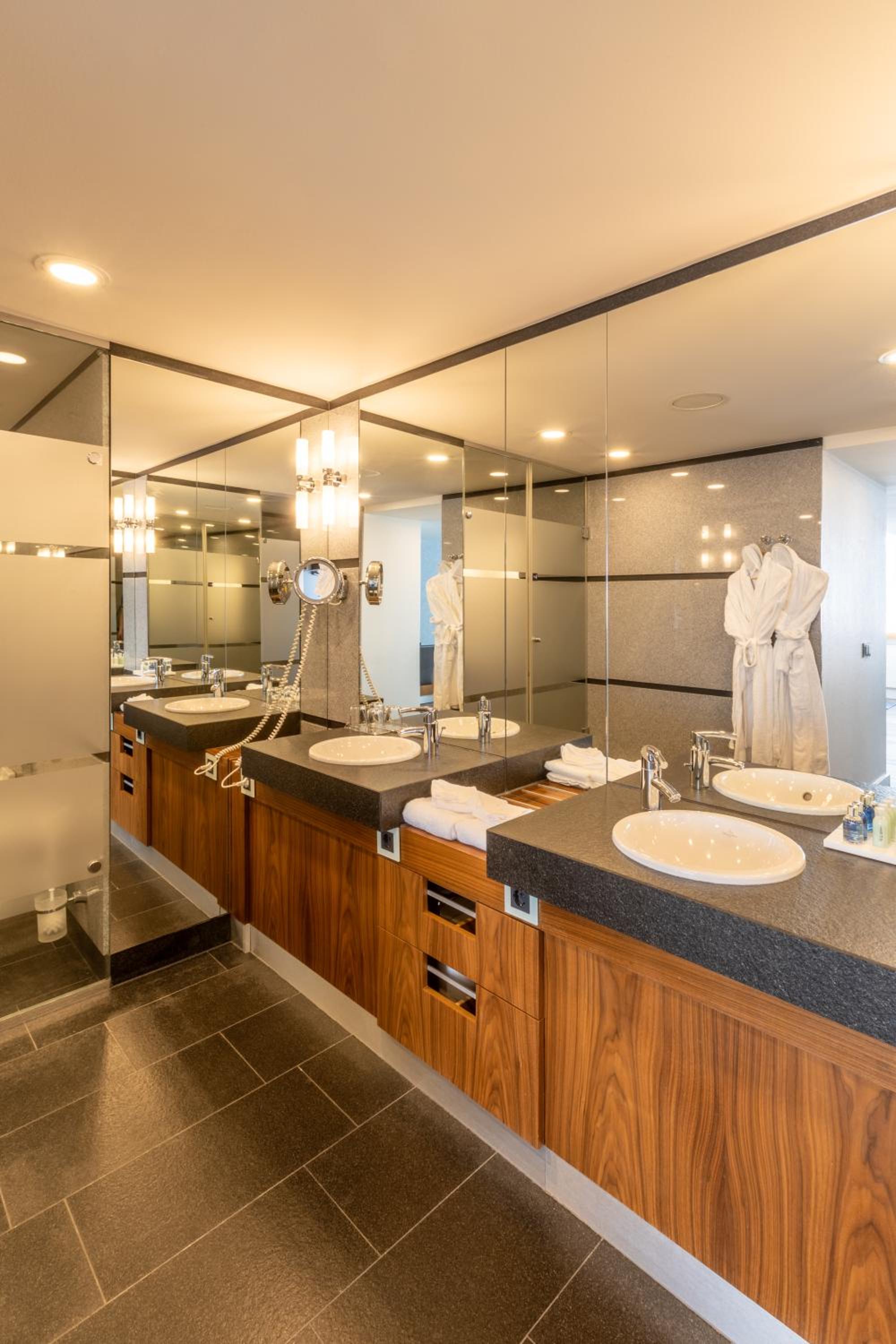 NYX Suite Triple