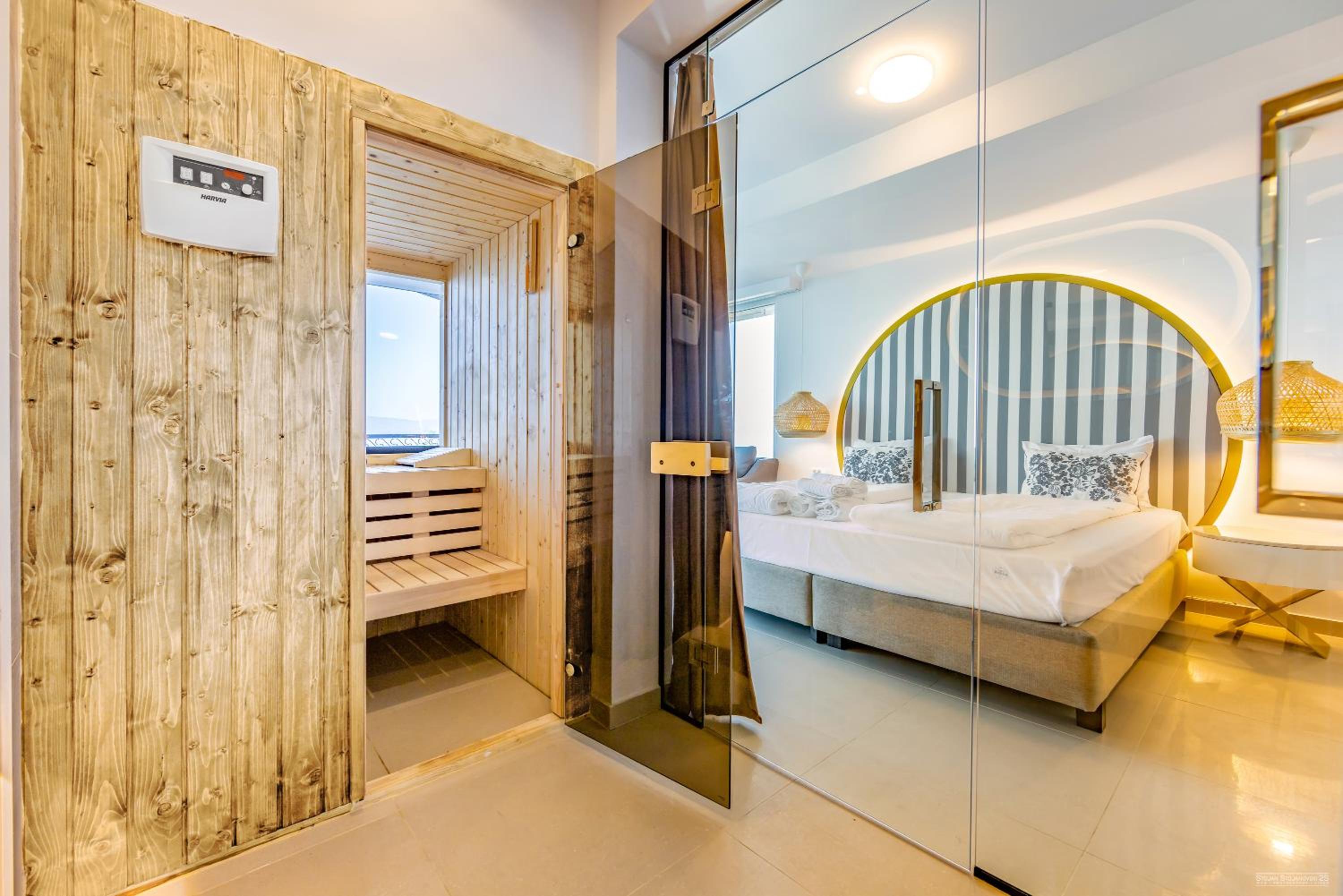 Superior Apartment with Sauna, Spa Bath and Lake View - Photo 3