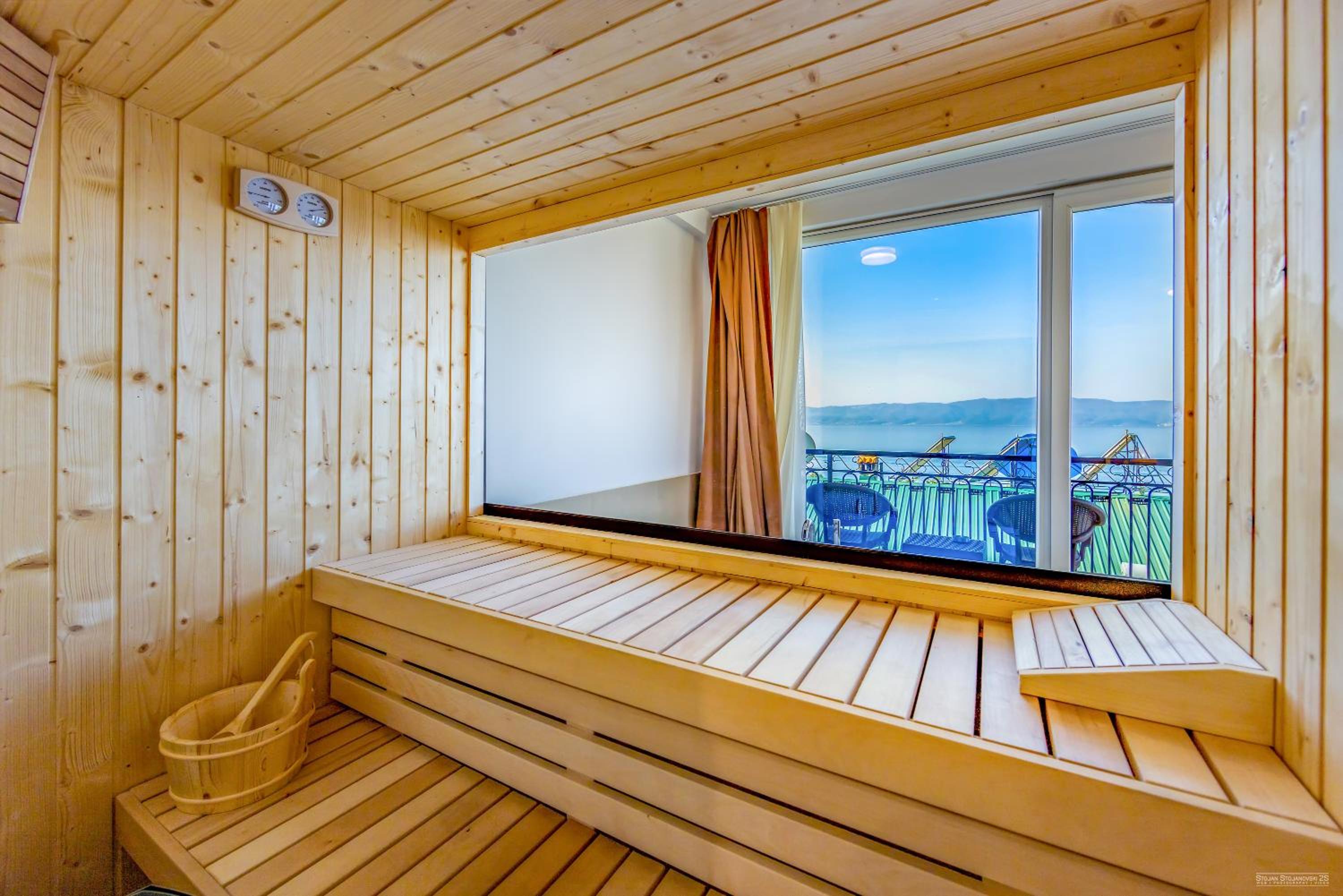 Superior Apartment with Sauna, Spa Bath and Lake View - Photo 5