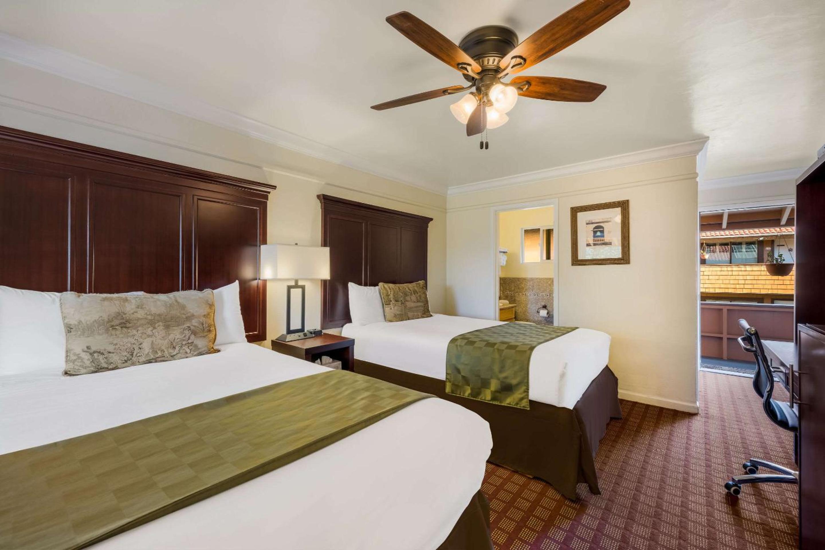 Double Room with Two Double Beds - Non Smoking - Photo 4
