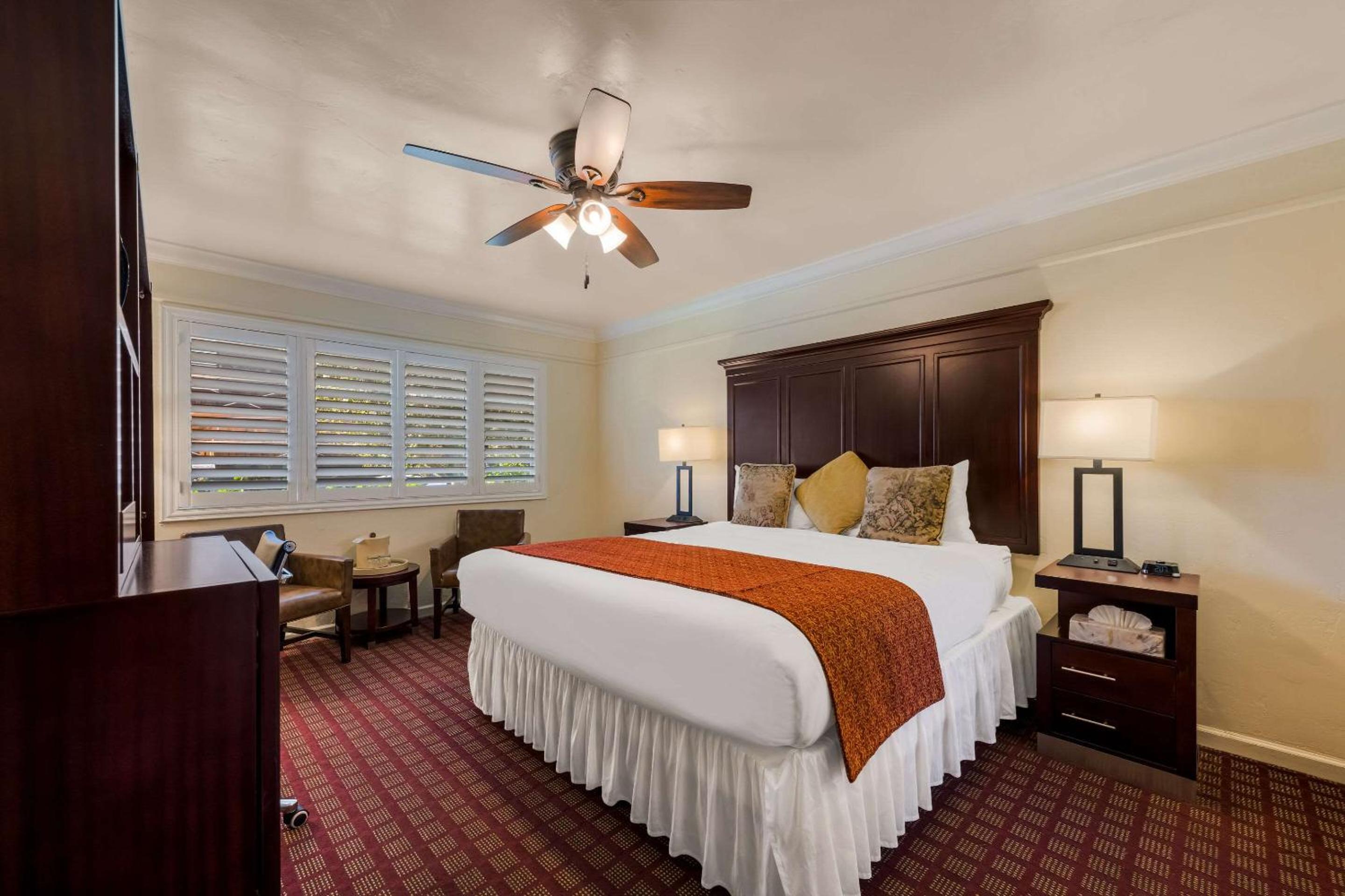 King Room - Non-Smoking - Photo 1