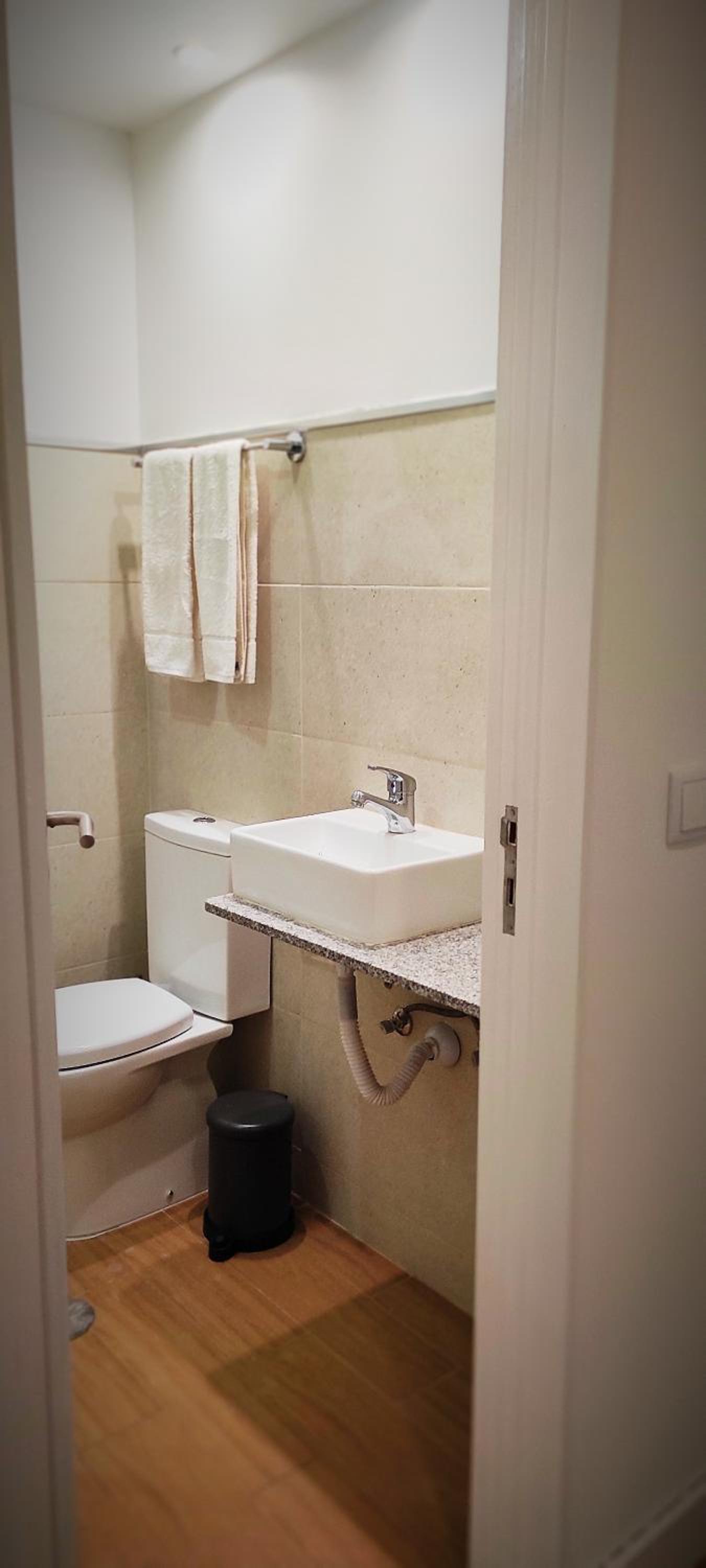 Twin Room with Private Bathroom - Photo 6
