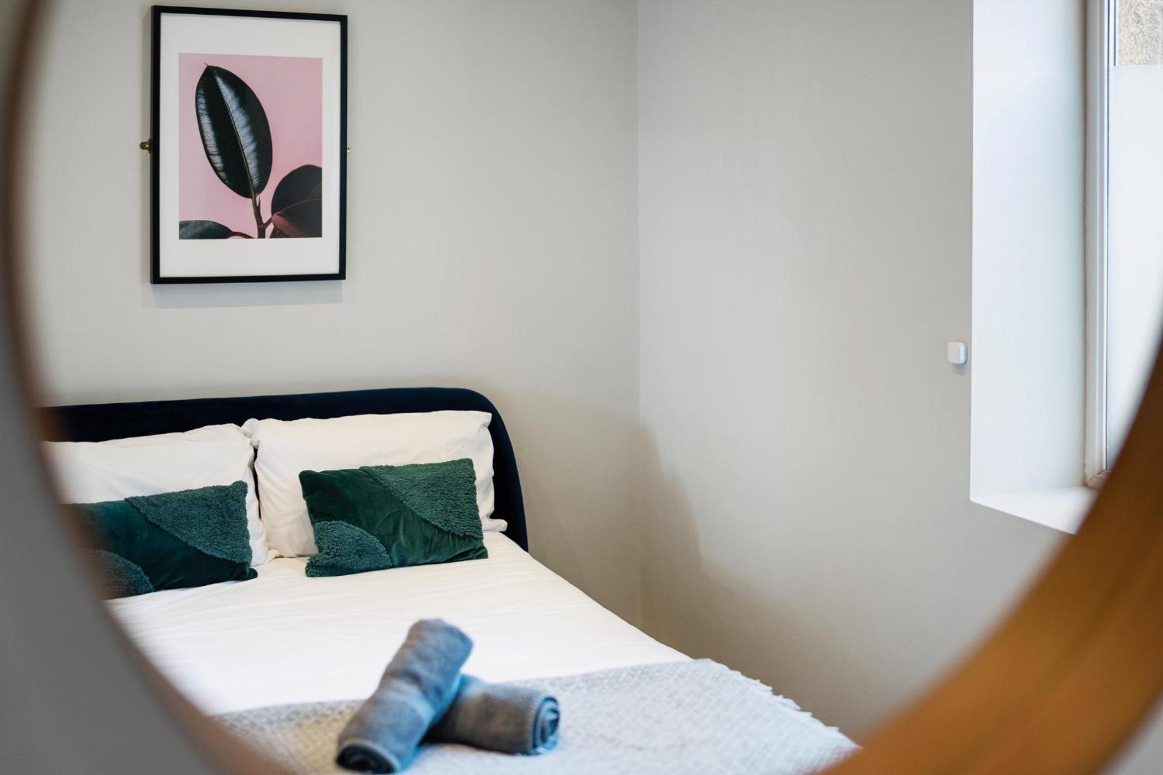 One-Bedroom Premium Apartment - Photo 17