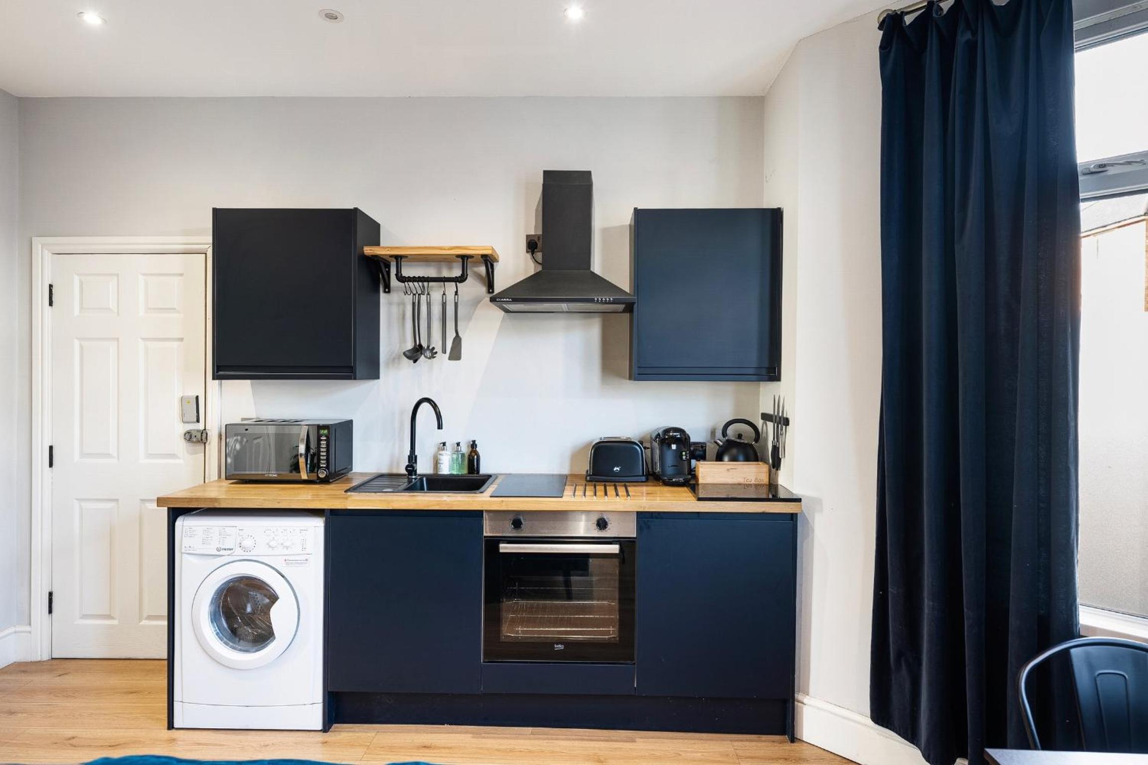 One-Bedroom Premium Apartment - Photo 9