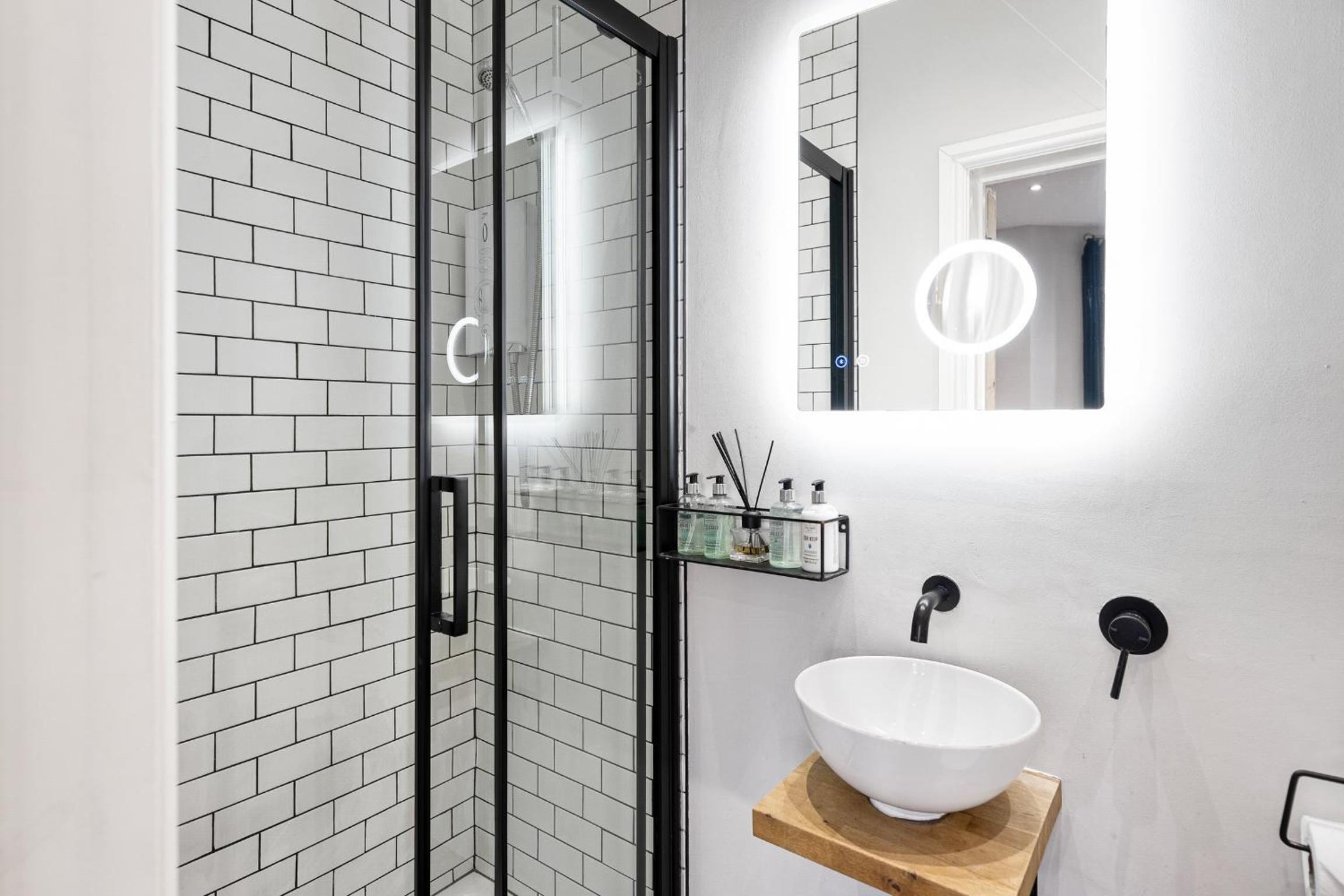 One-Bedroom Premium Apartment - Photo 2