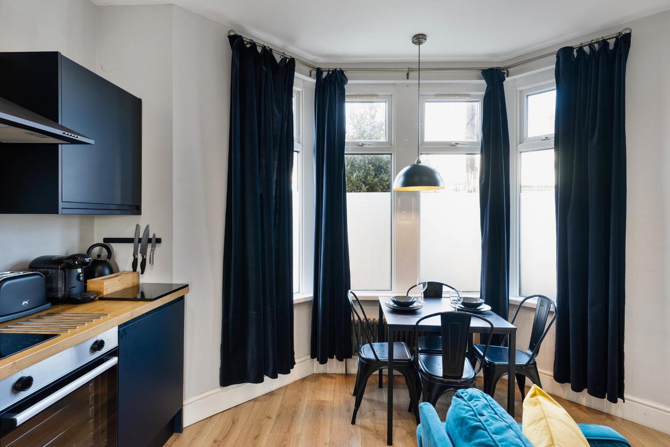 One-Bedroom Premium Apartment - Photo 22