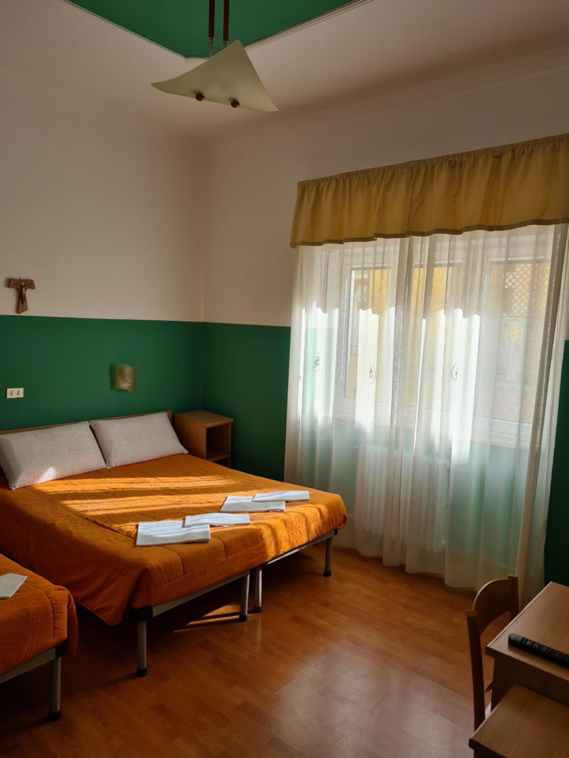 Triple Room - Photo 19