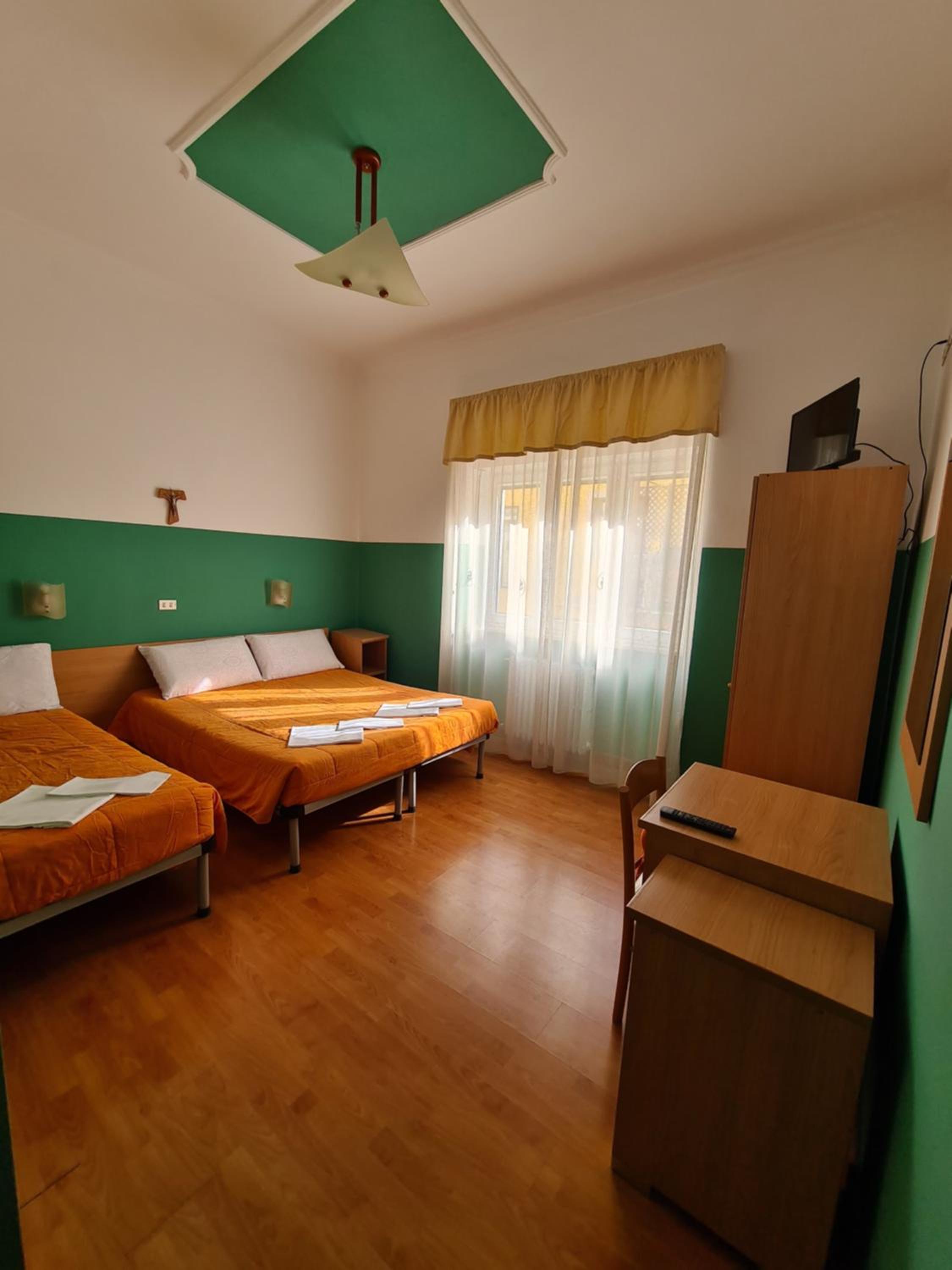 Triple Room - Photo 1