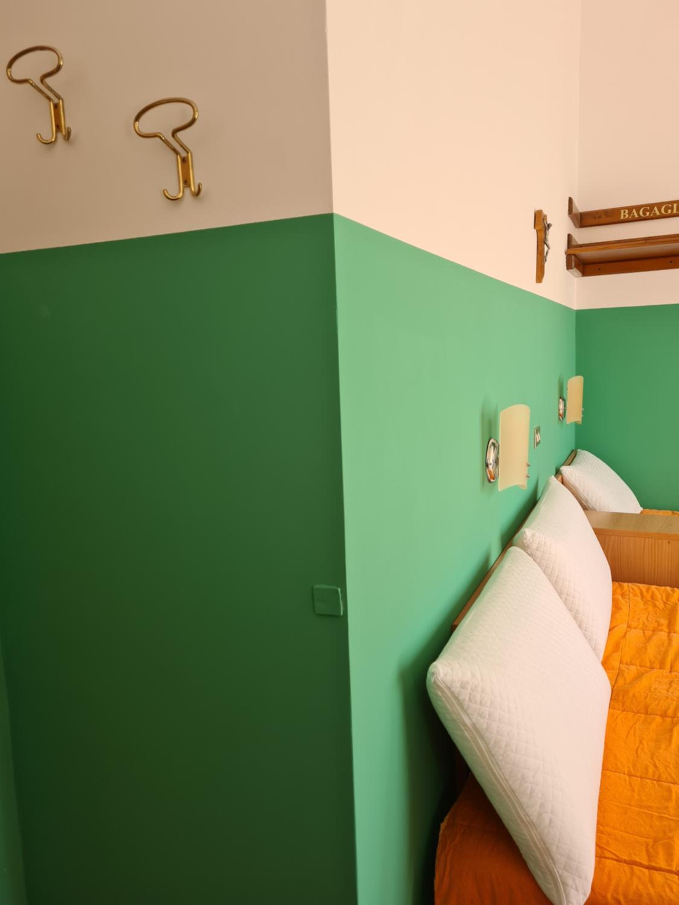 Quadruple Room - Photo 1