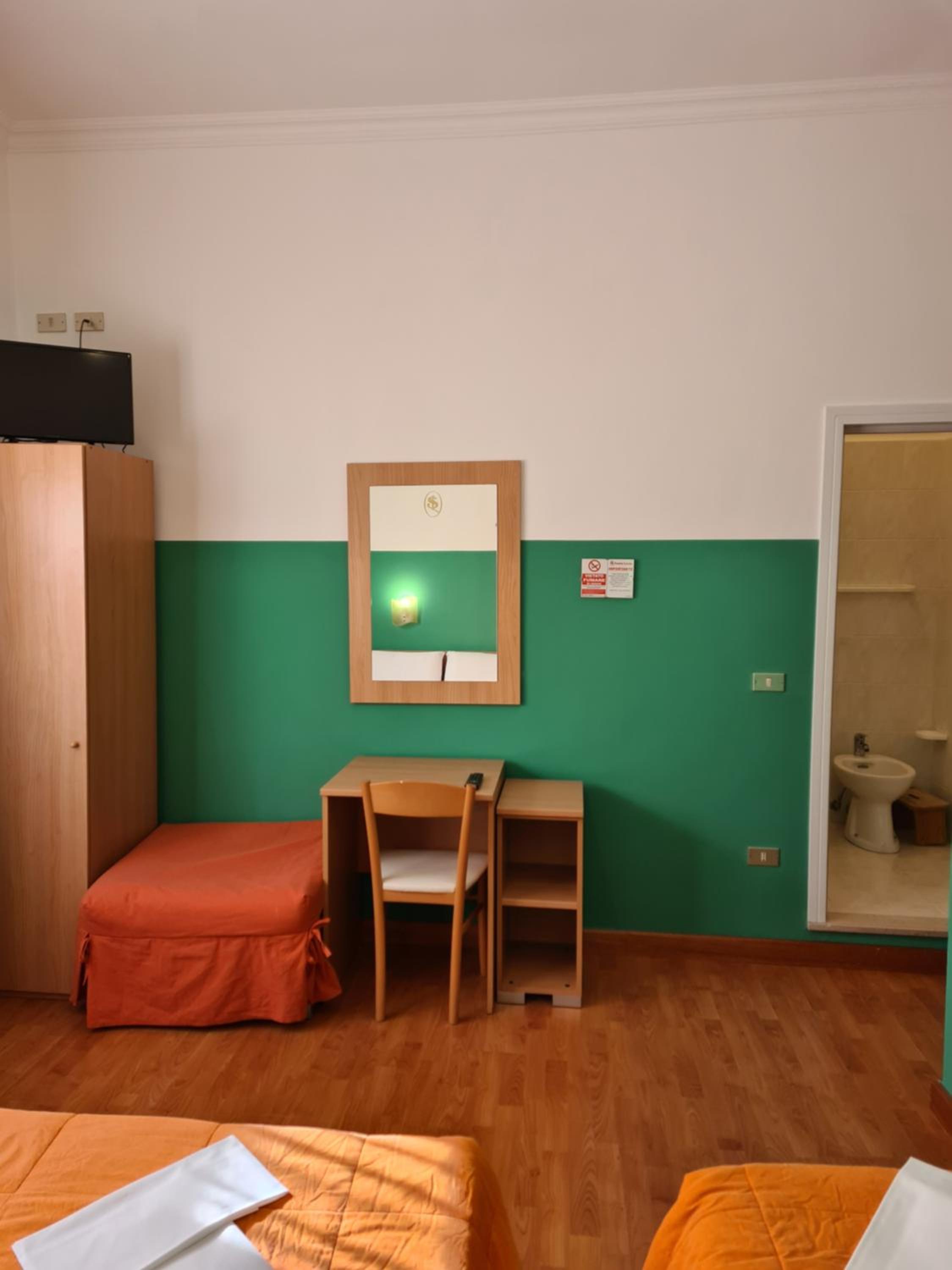 Triple Room - Photo 13