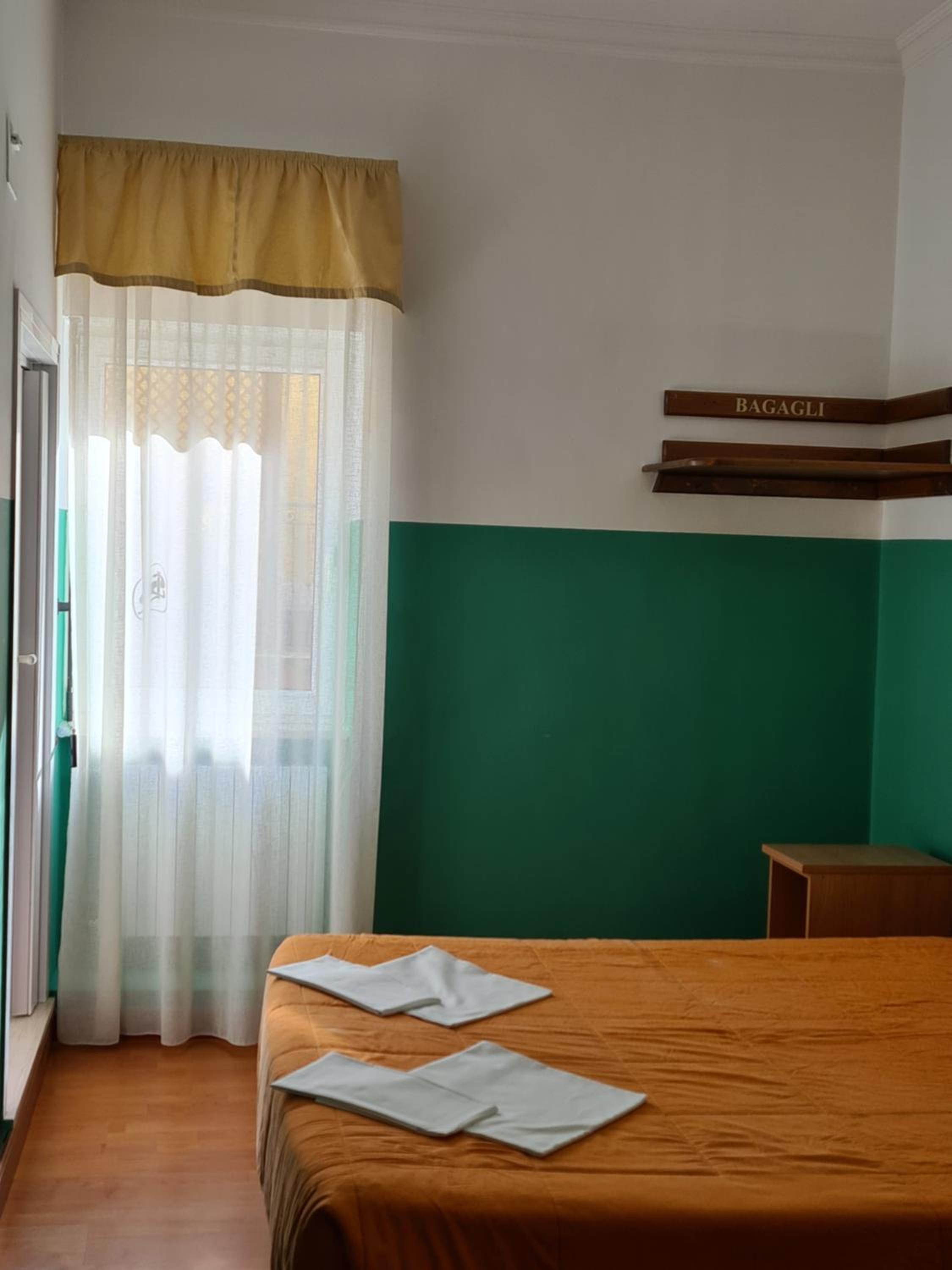 Double Room - Photo 11