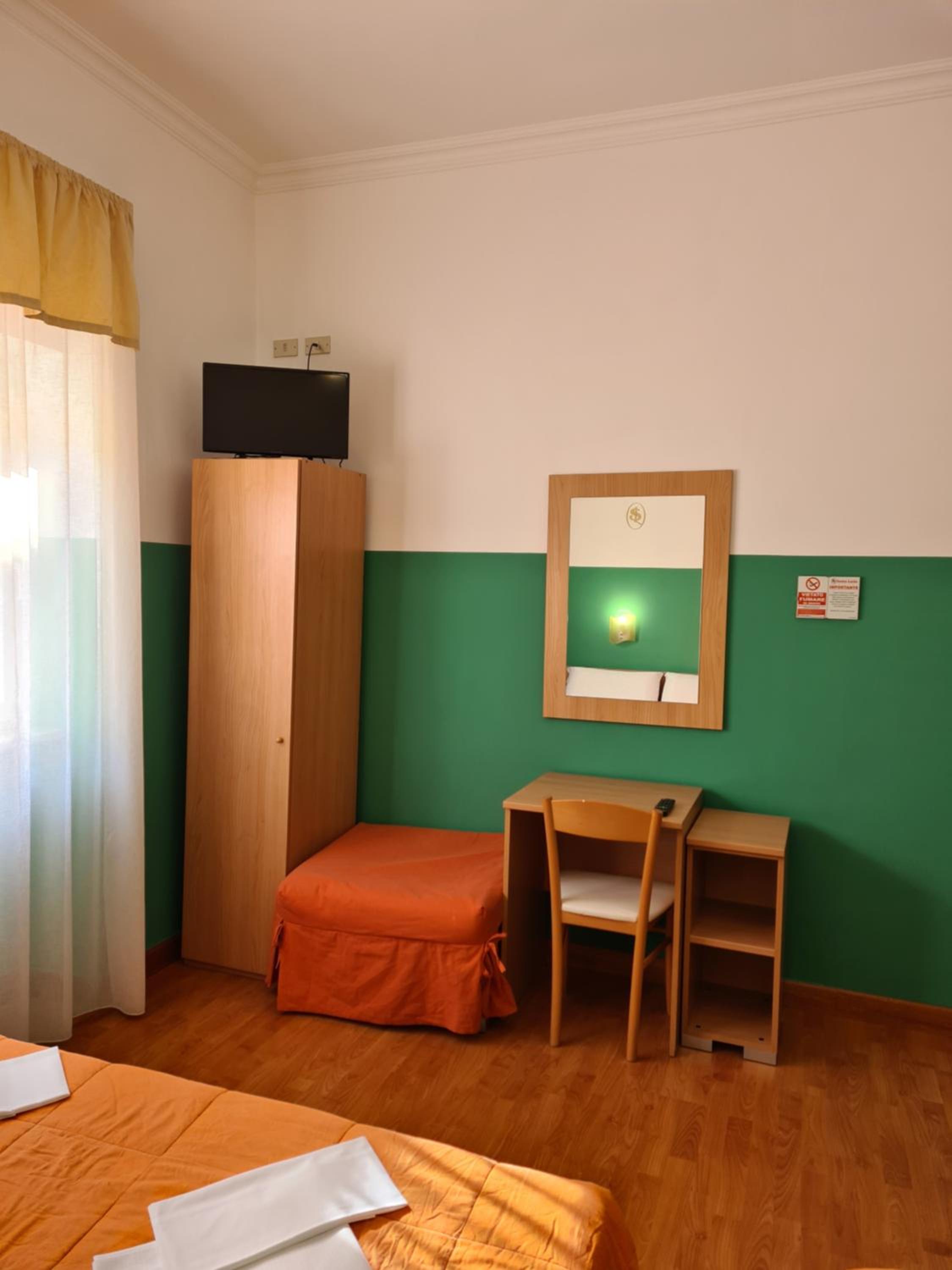 Triple Room - Photo 15