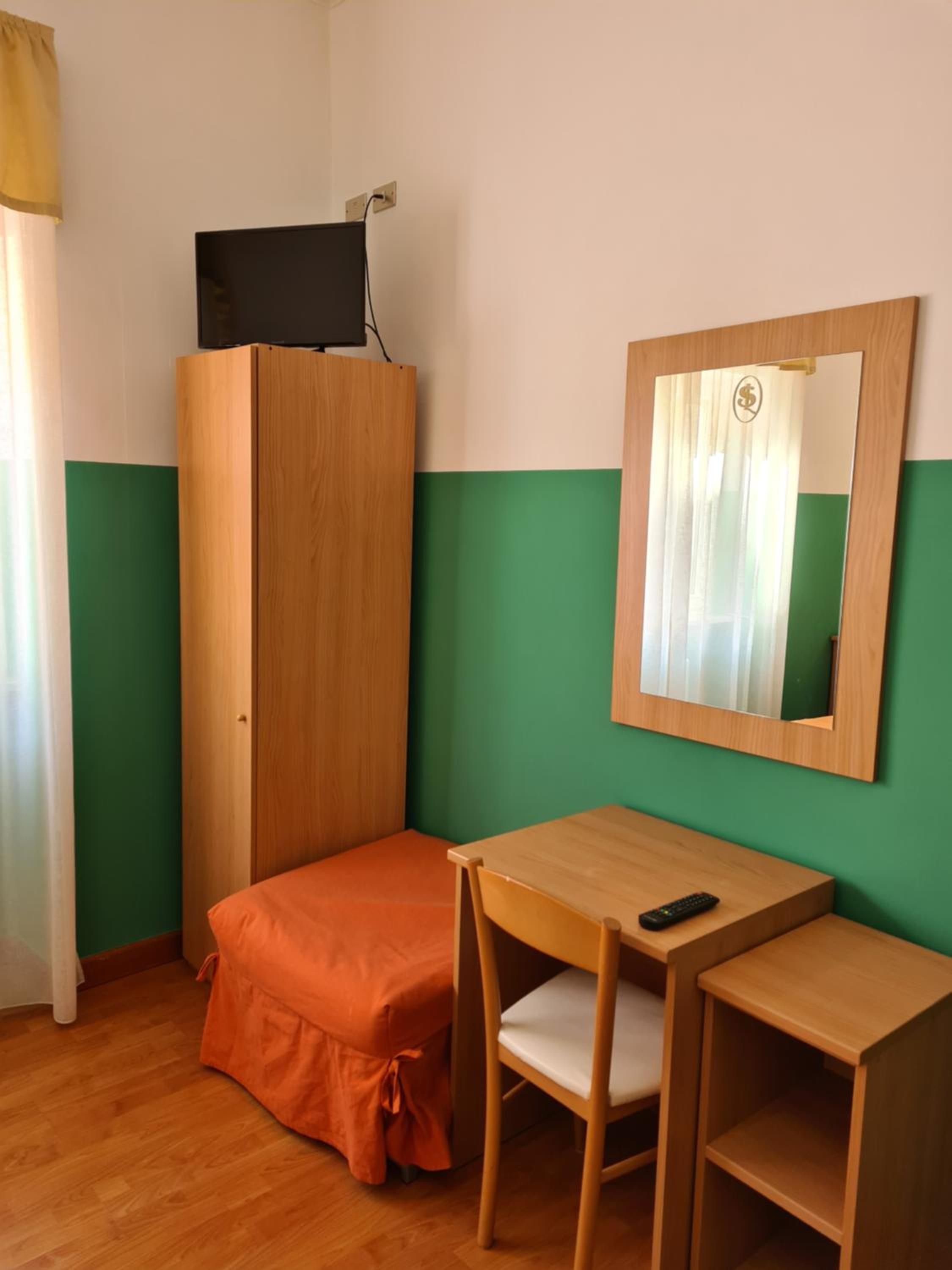 Triple Room - Photo 12