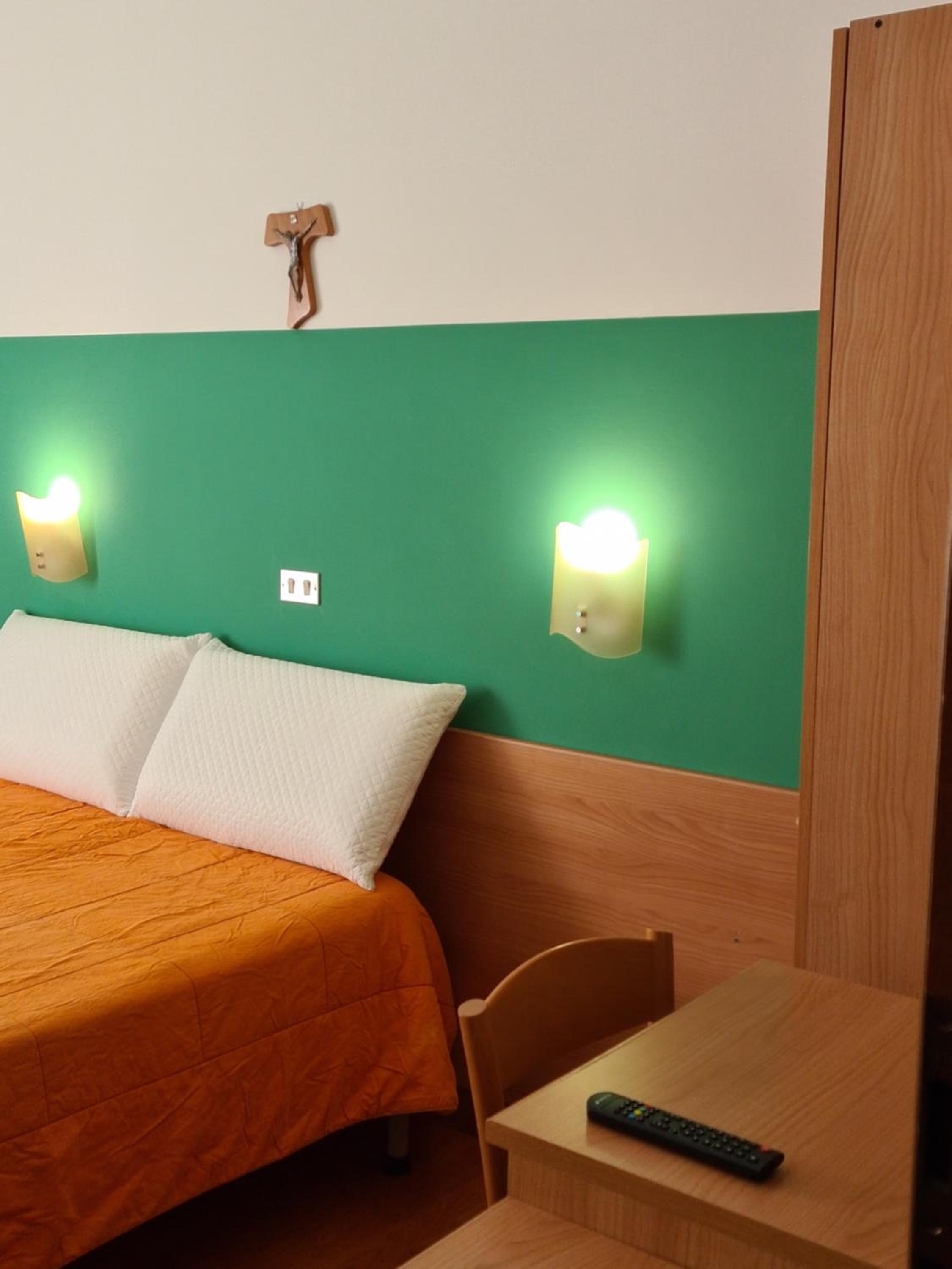 Double Room - Photo 14
