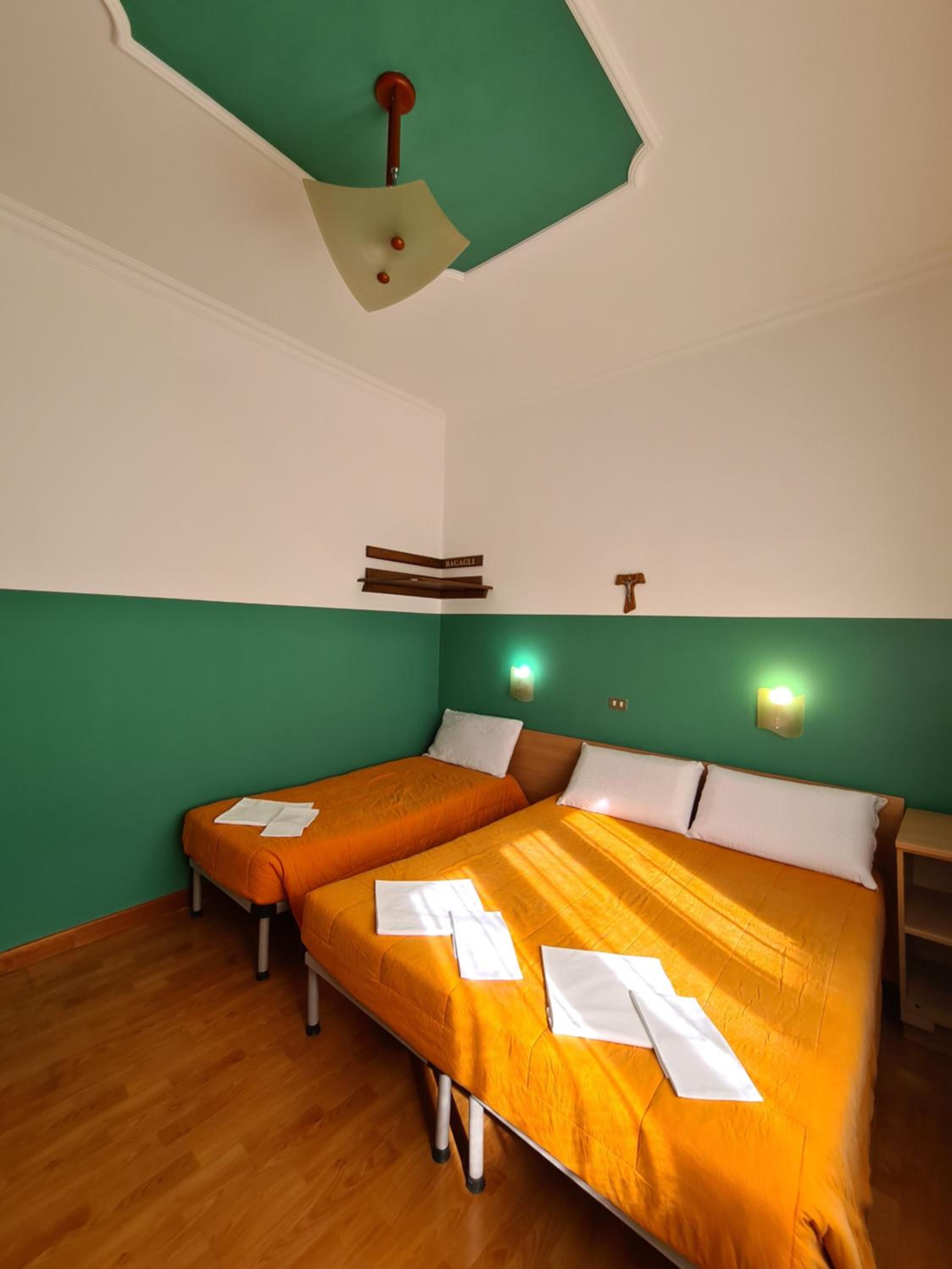 Triple Room - Photo 7