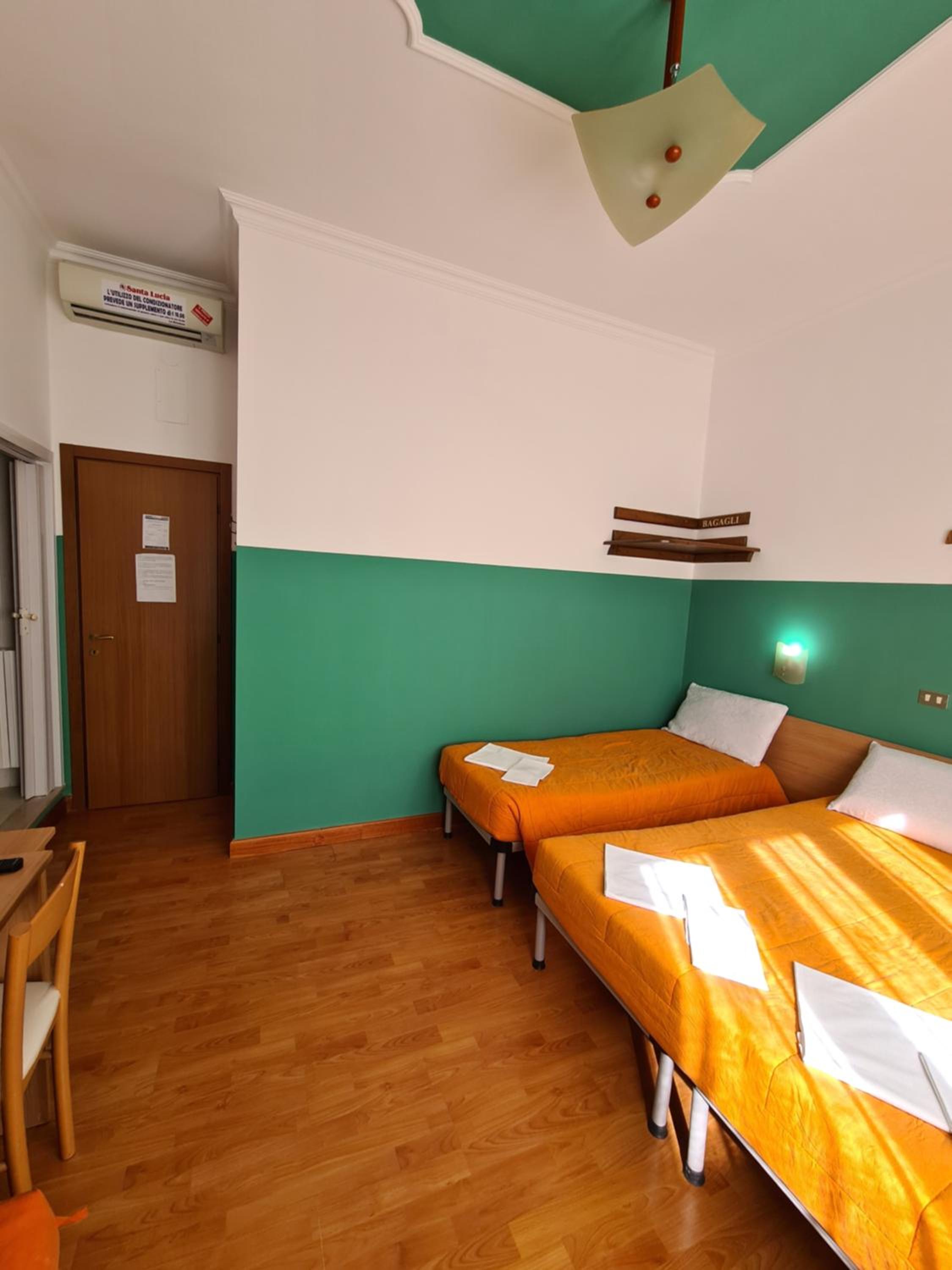 Triple Room - Photo 22