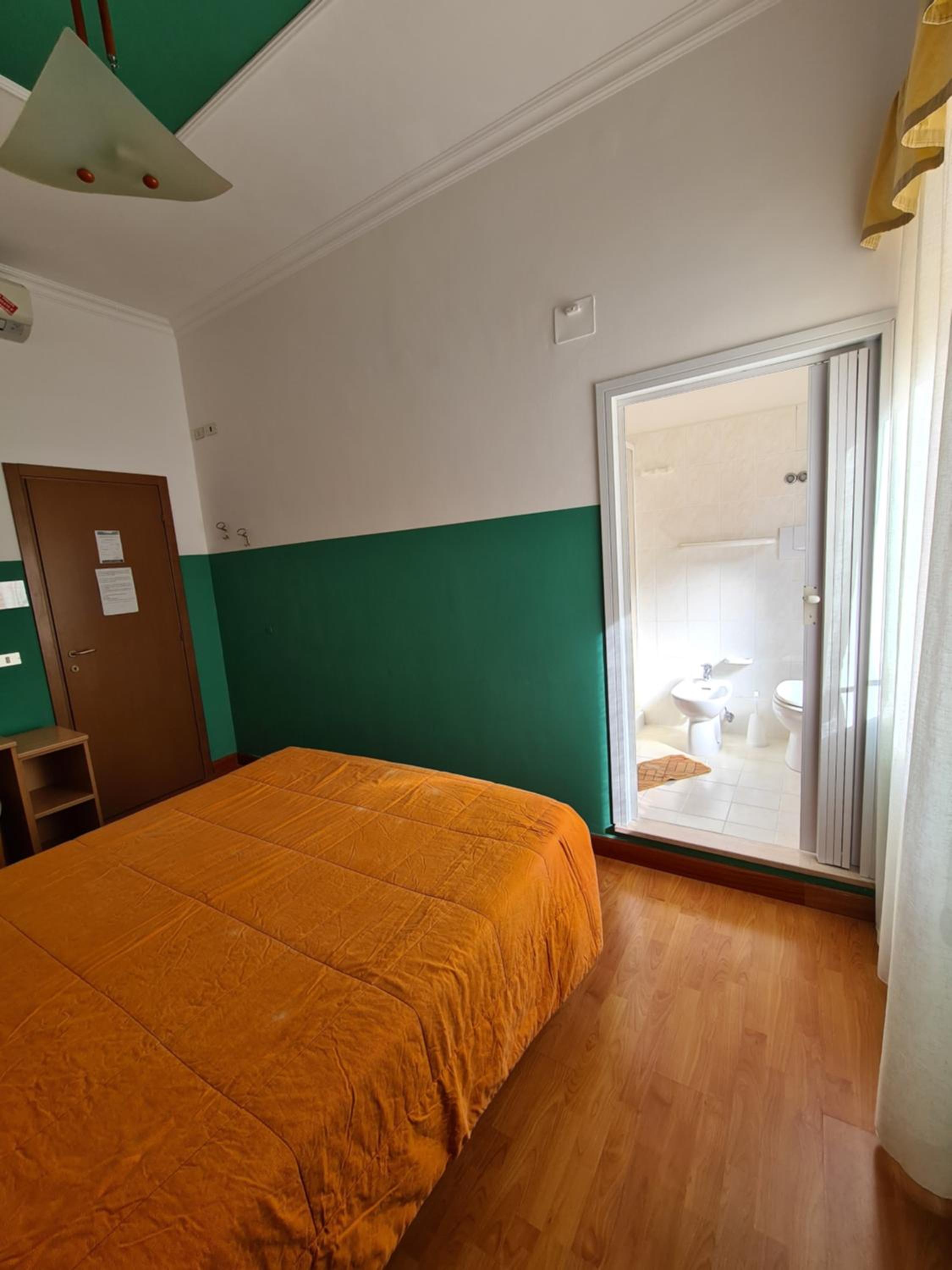 Double Room - Photo 6