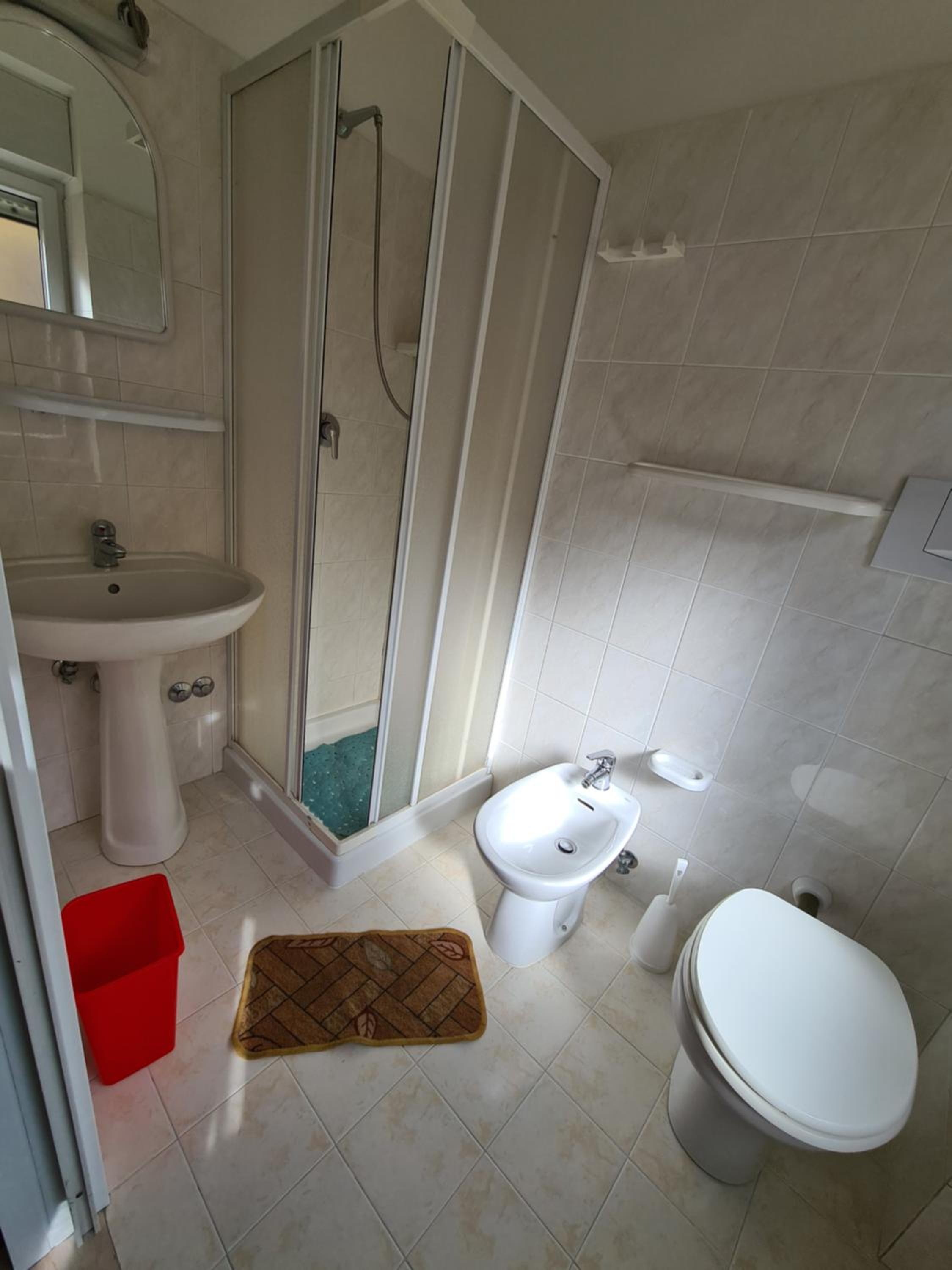 Double Room - Photo 25