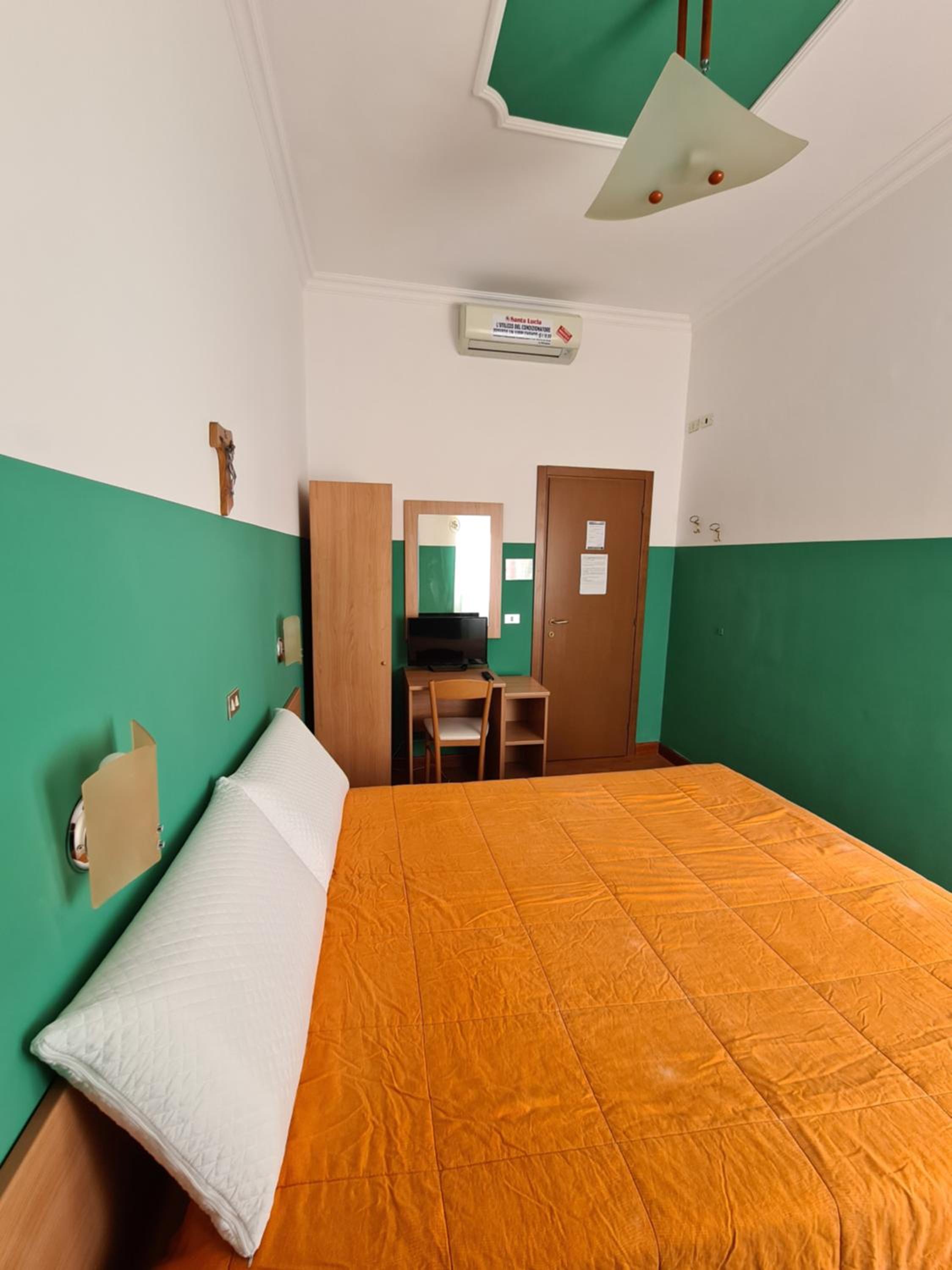 Double Room - Photo 20