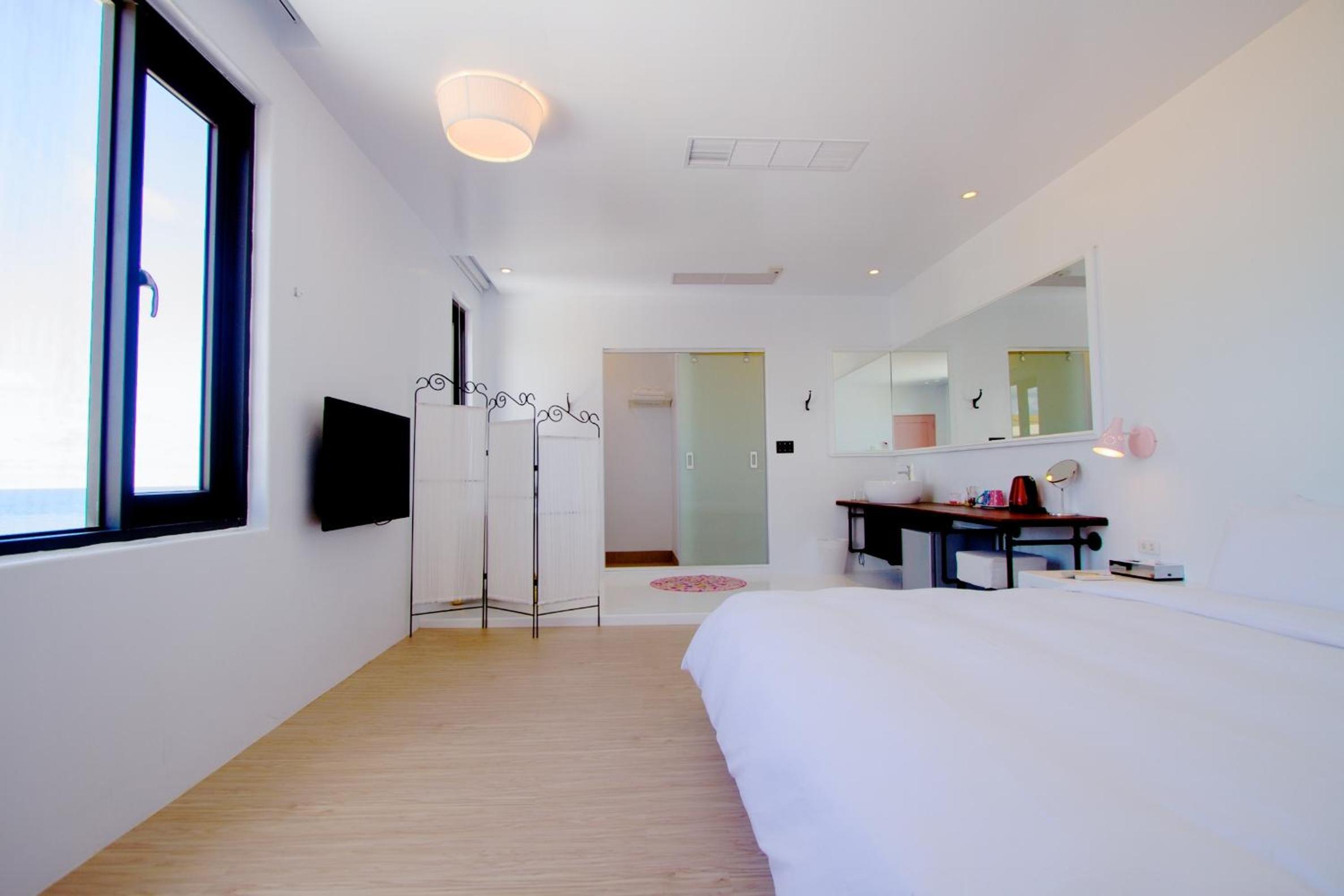 Superior Double Room with Sea View - Photo 6
