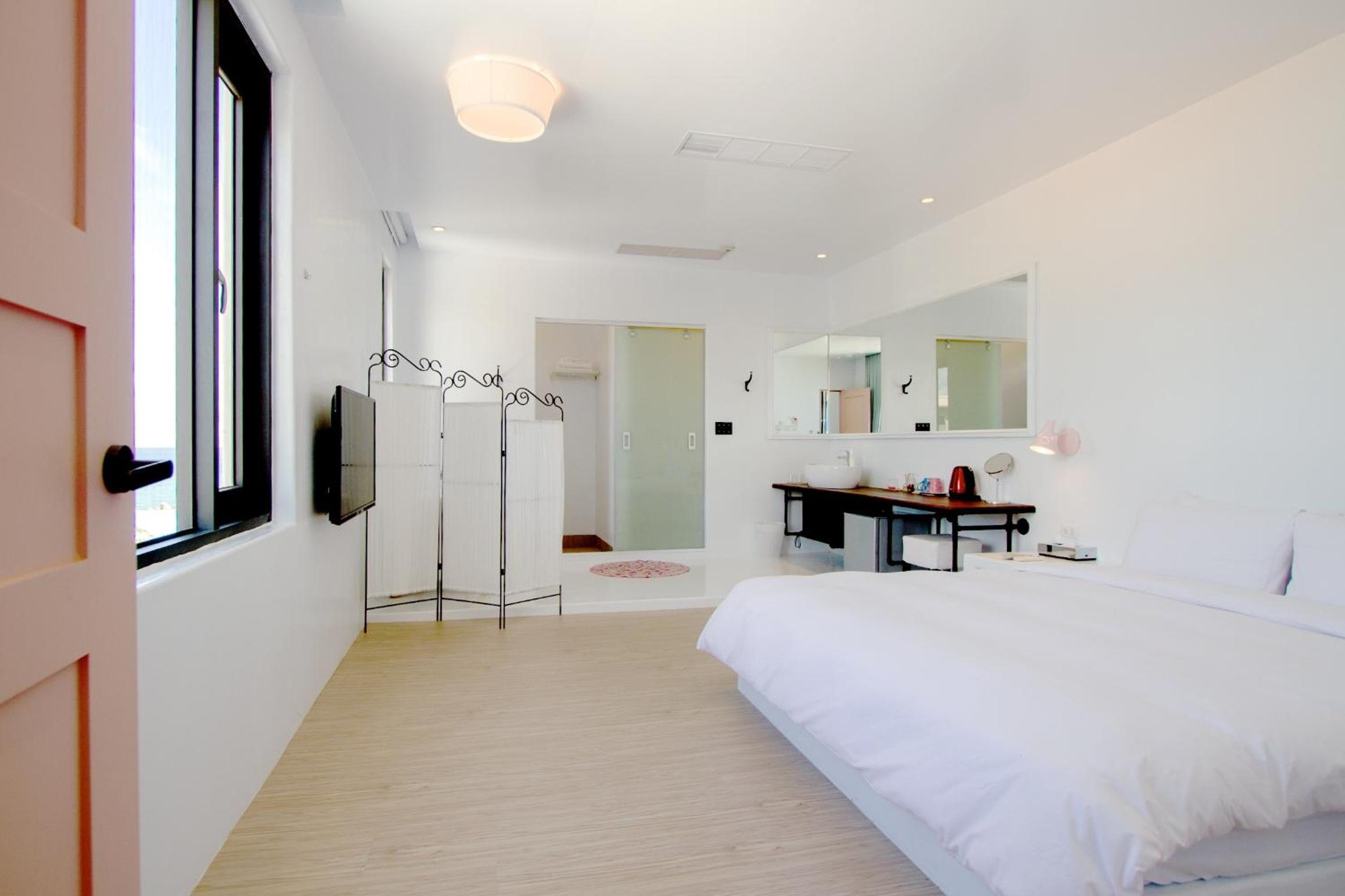 Superior Double Room with Sea View - Photo 5