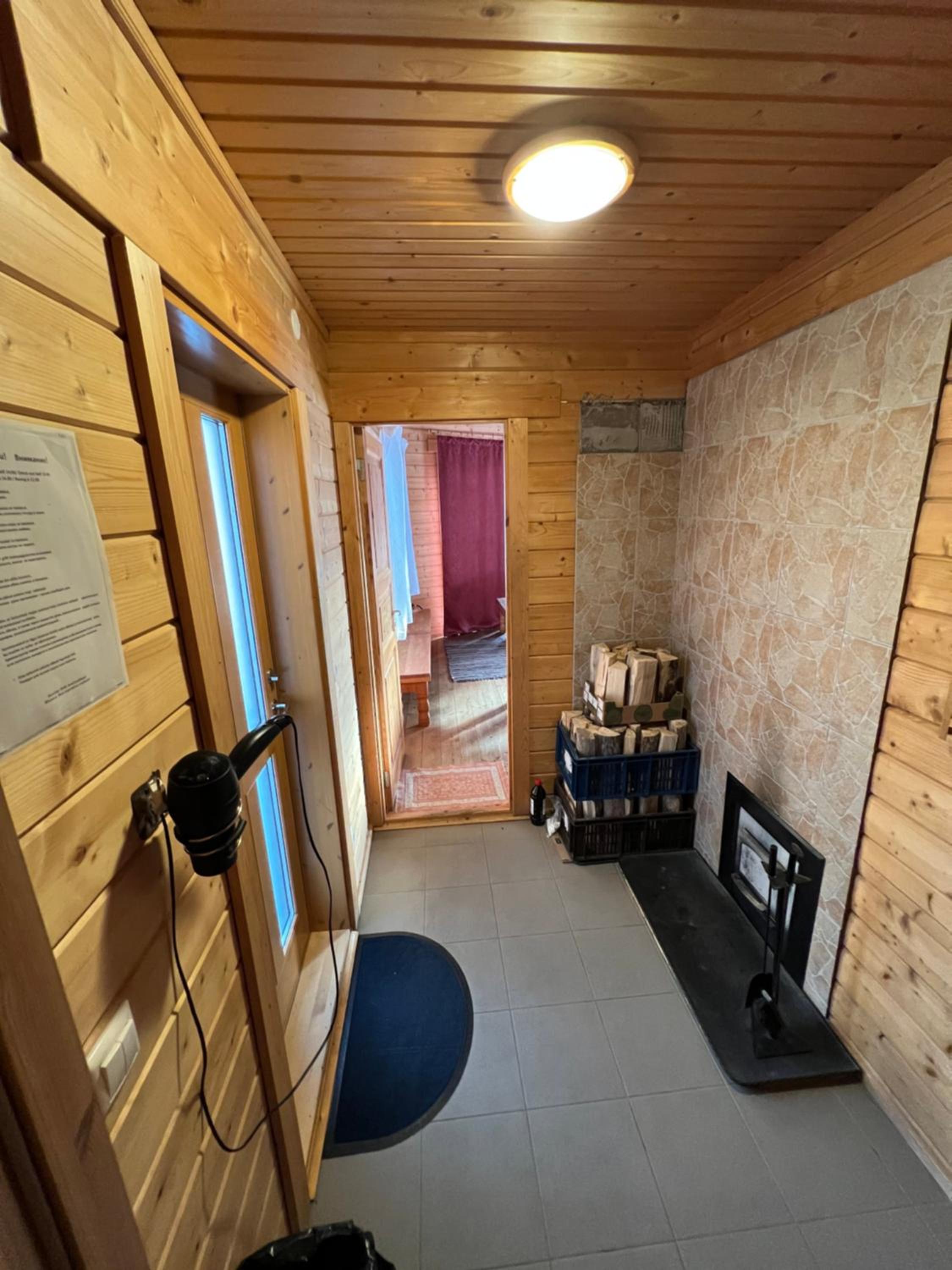 One-Bedroom House photo 1