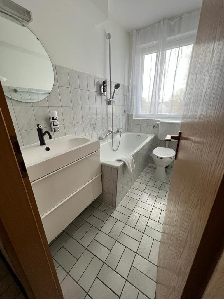 Basic Triple Room photo 2