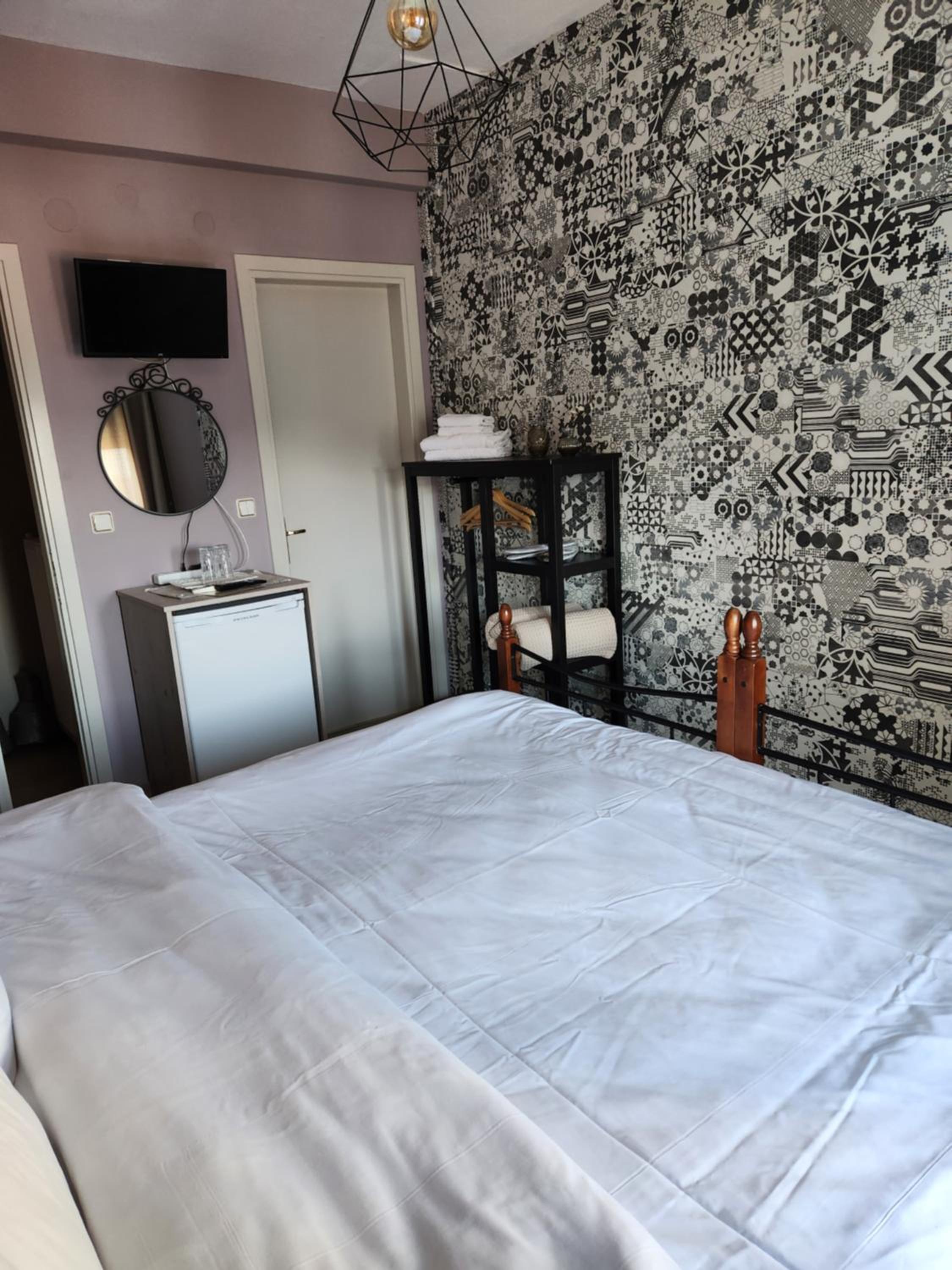 Budget Double Room - Photo 5