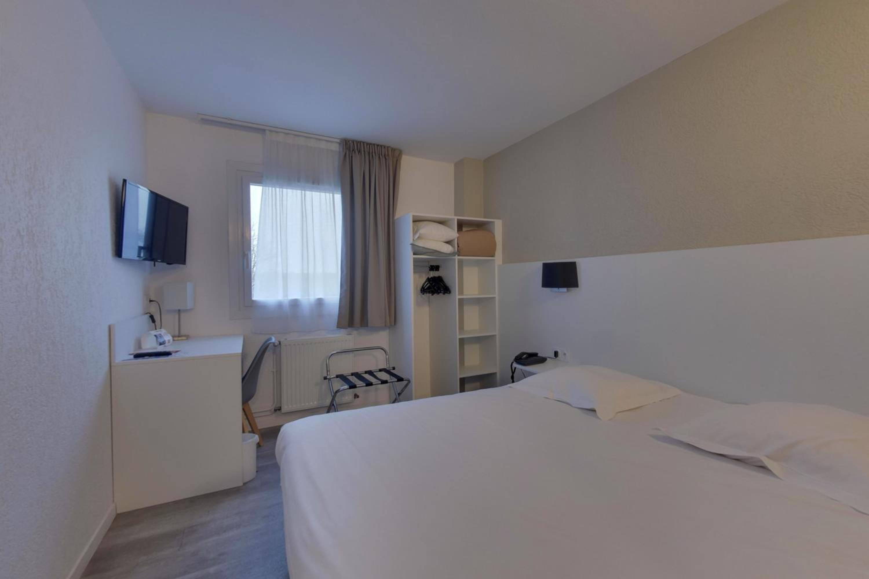 Standard Room photo 1