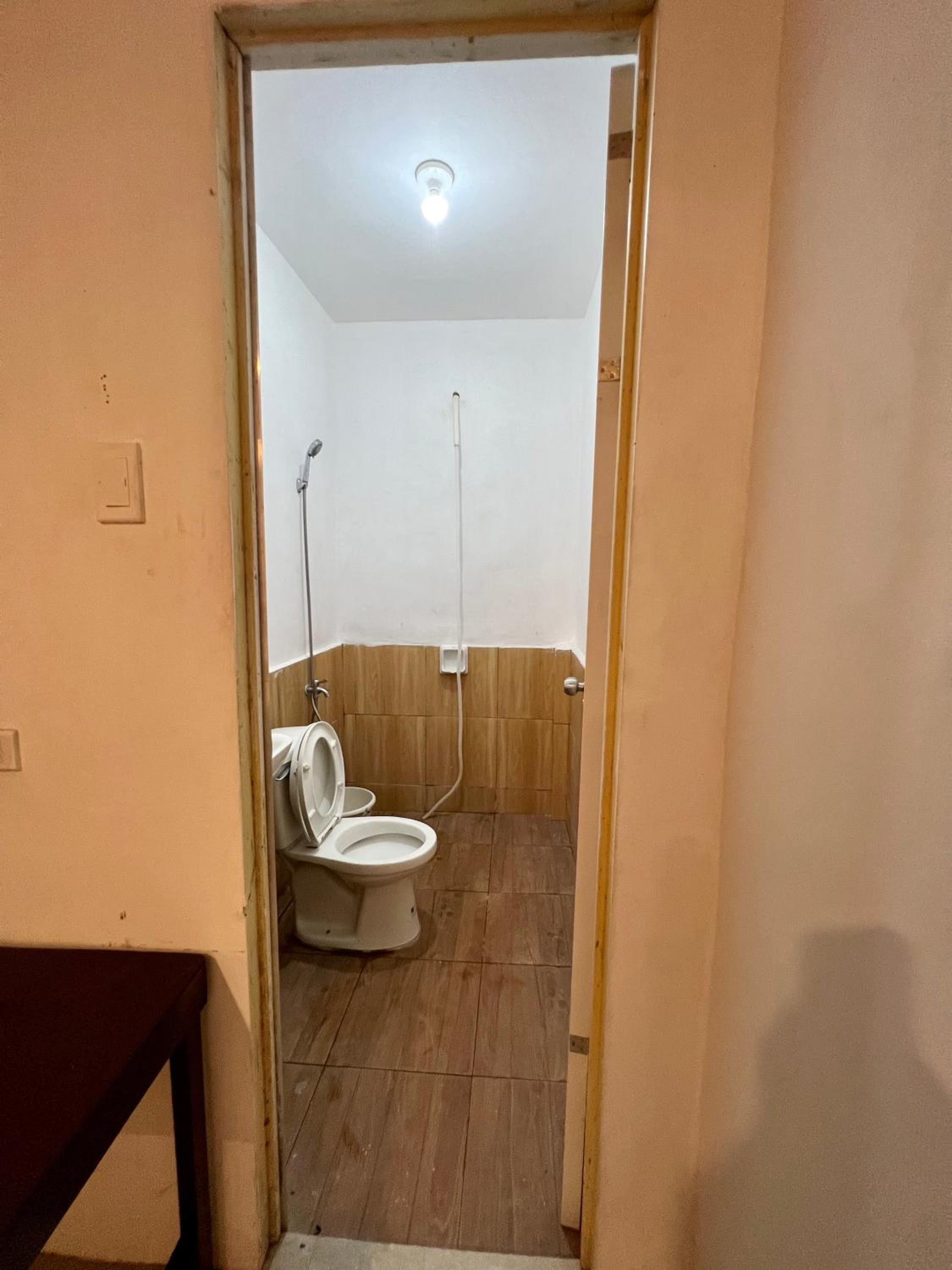 Quadruple Room with Private Bathroom - Photo 3