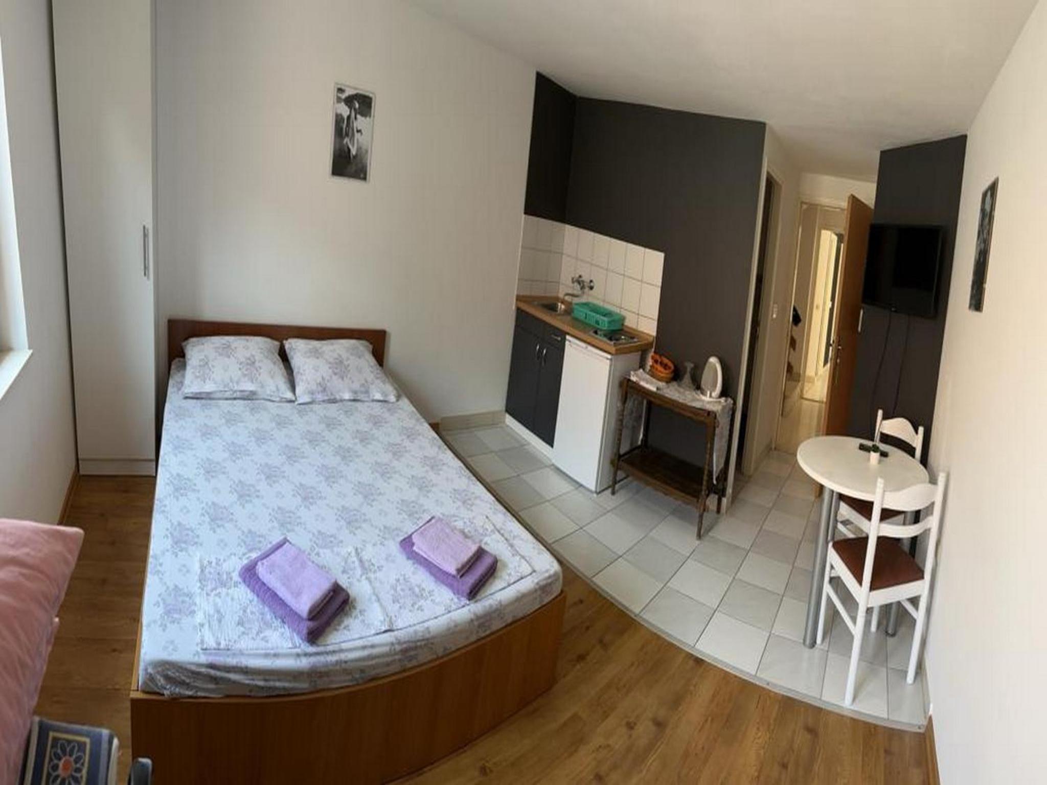 Studio Apartment with Balcony photo 1