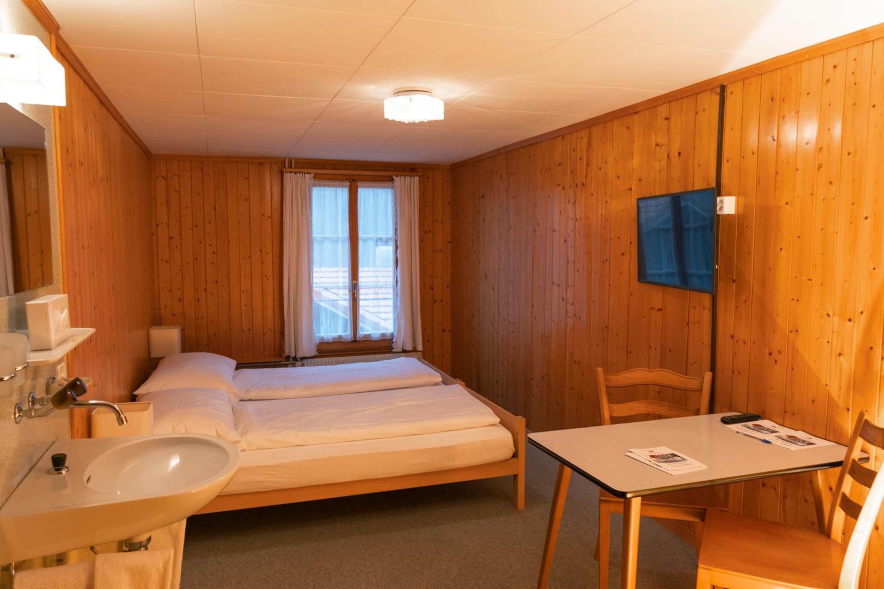 Standard Twin Room with Shared Bathroom
